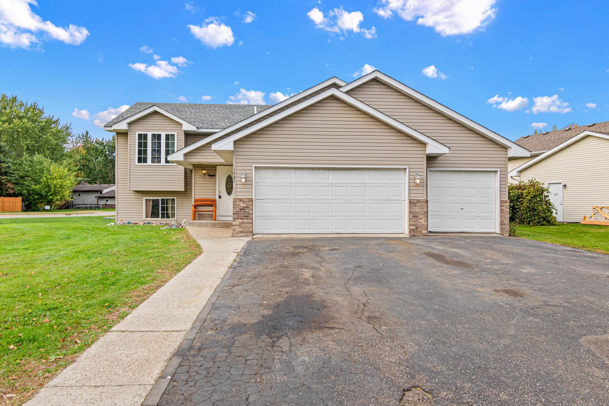 View of Single Family at 1601 Maple Avenue, Buffalo - Mike Wilen | Minnesota Team Real Estate