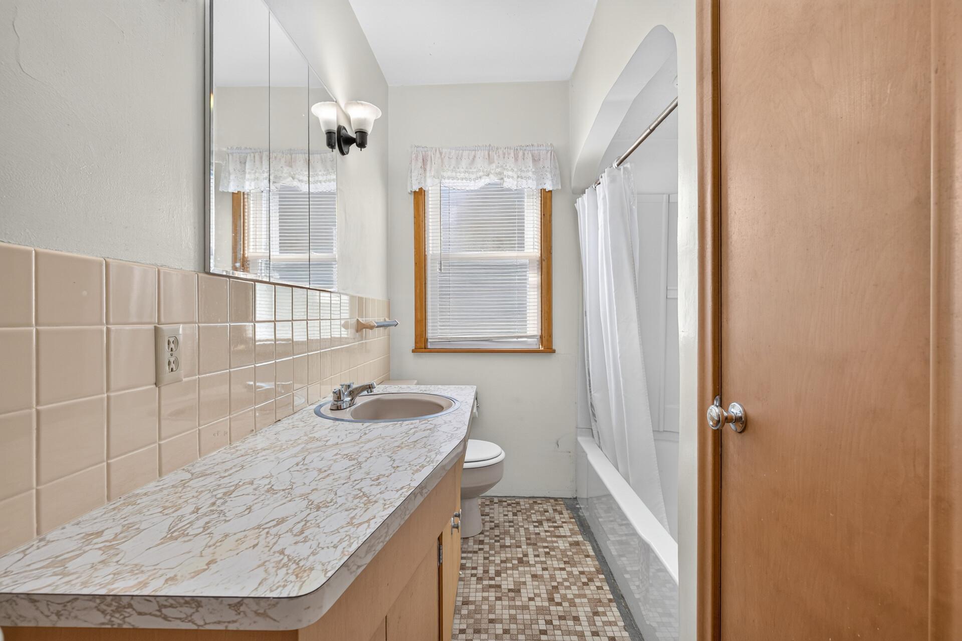 View of Residential at 1571 Arlington Avenue, Saint Paul MN 55106, Saint Paul (16 of 36) - Mike Wilen | Minnesota Team Real Estate