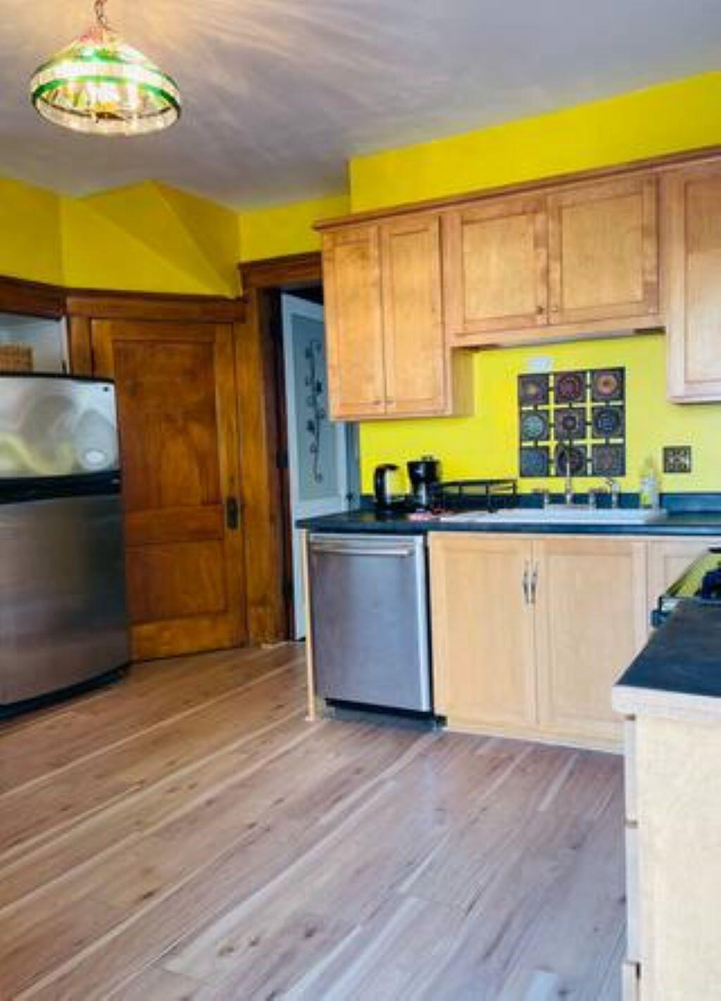 View of Residential Income at 911 Dayton Avenue, Saint Paul MN 55104, Saint Paul (24 of 32) - Mike Wilen | Minnesota Team Real Estate