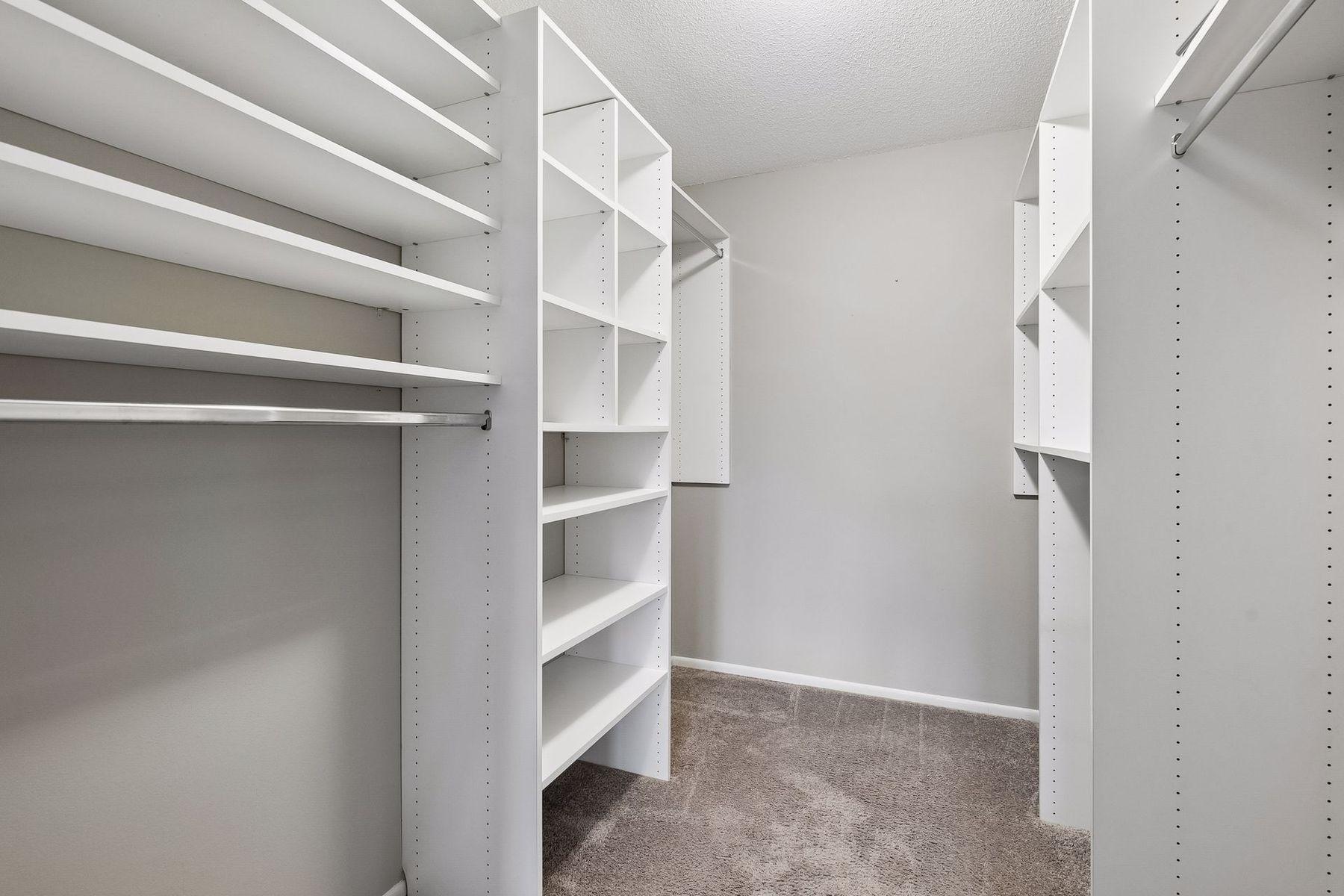 View of Residential at 4350 Brookside Court #206, Edina MN 55436, Edina (21 of 33) - Mike Wilen | Minnesota Team Real Estate