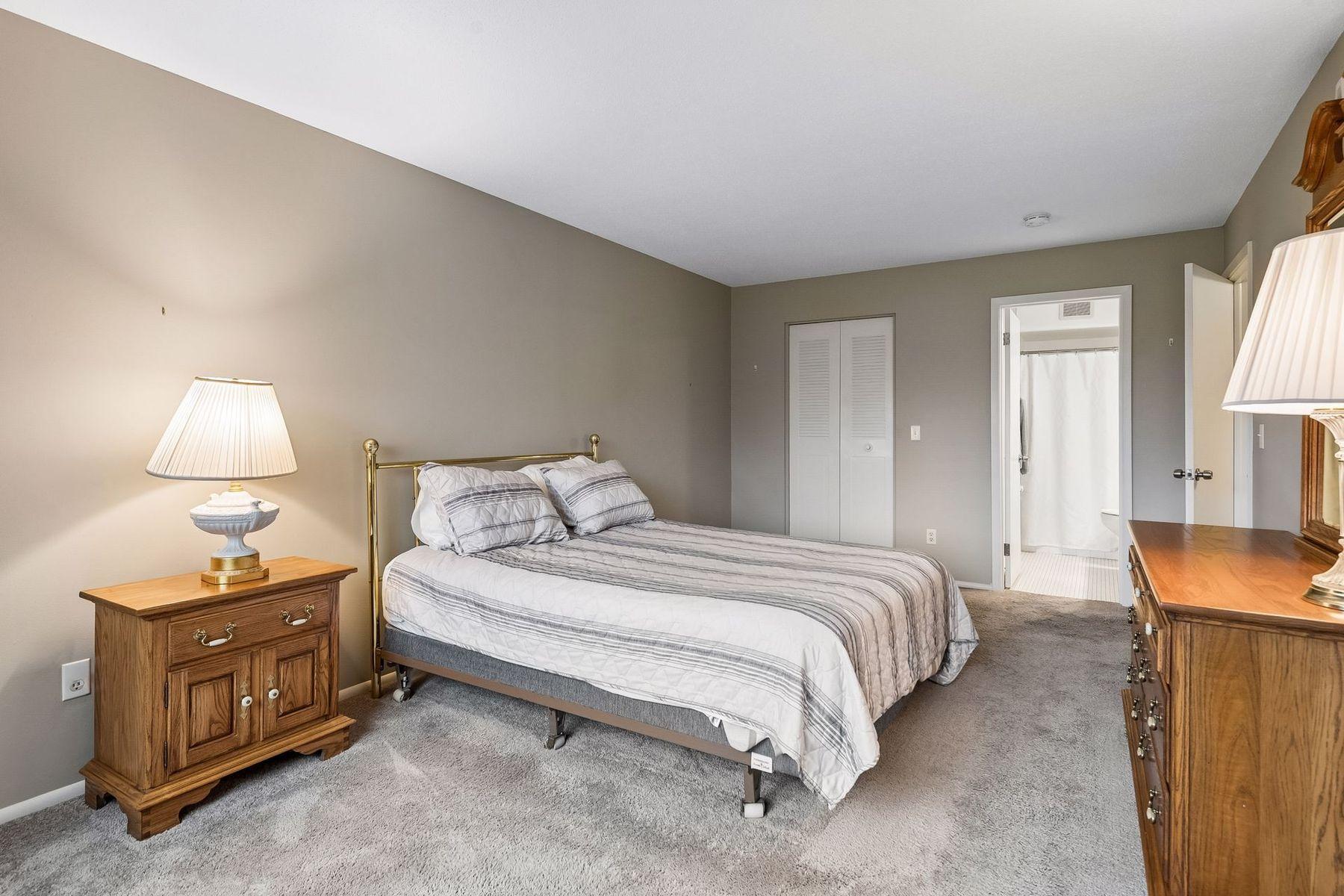 View of Residential at 4350 Brookside Court #206, Edina MN 55436, Edina (19 of 33) - Mike Wilen | Minnesota Team Real Estate