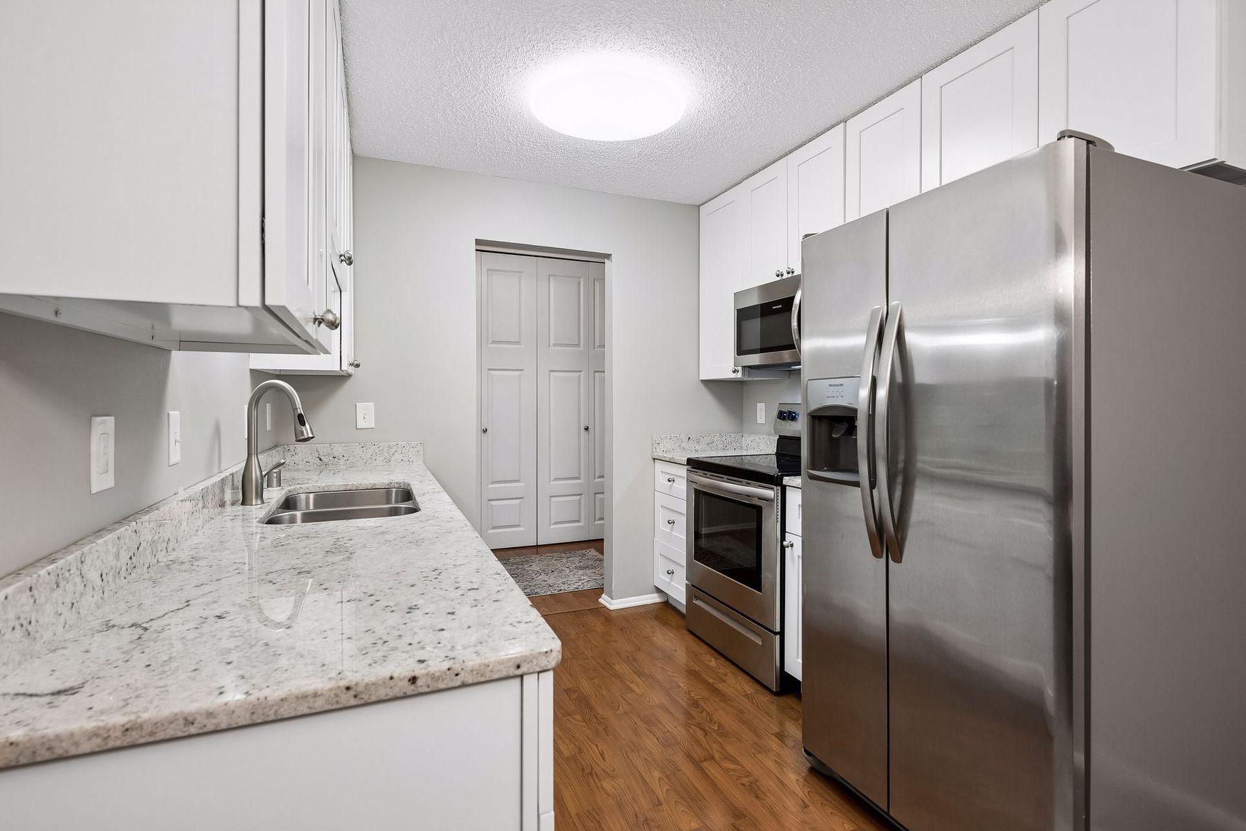 View of Residential at 4350 Brookside Court #206, Edina MN 55436, Edina (12 of 33) - Mike Wilen | Minnesota Team Real Estate