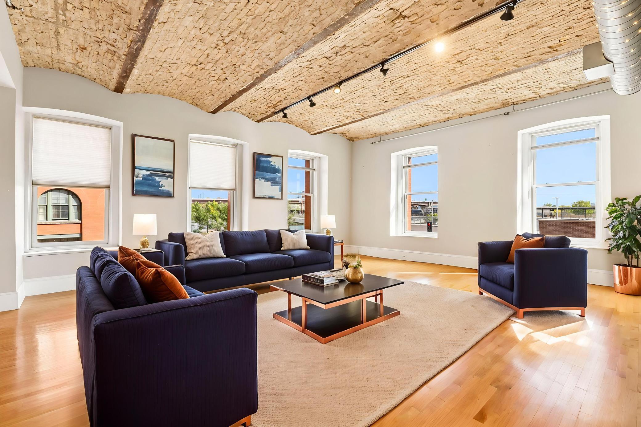 View of (CC) High Rise (4+ Levels) at 300 Wall Street, Saint Paul - Mike Wilen | Minnesota Team Real Estate