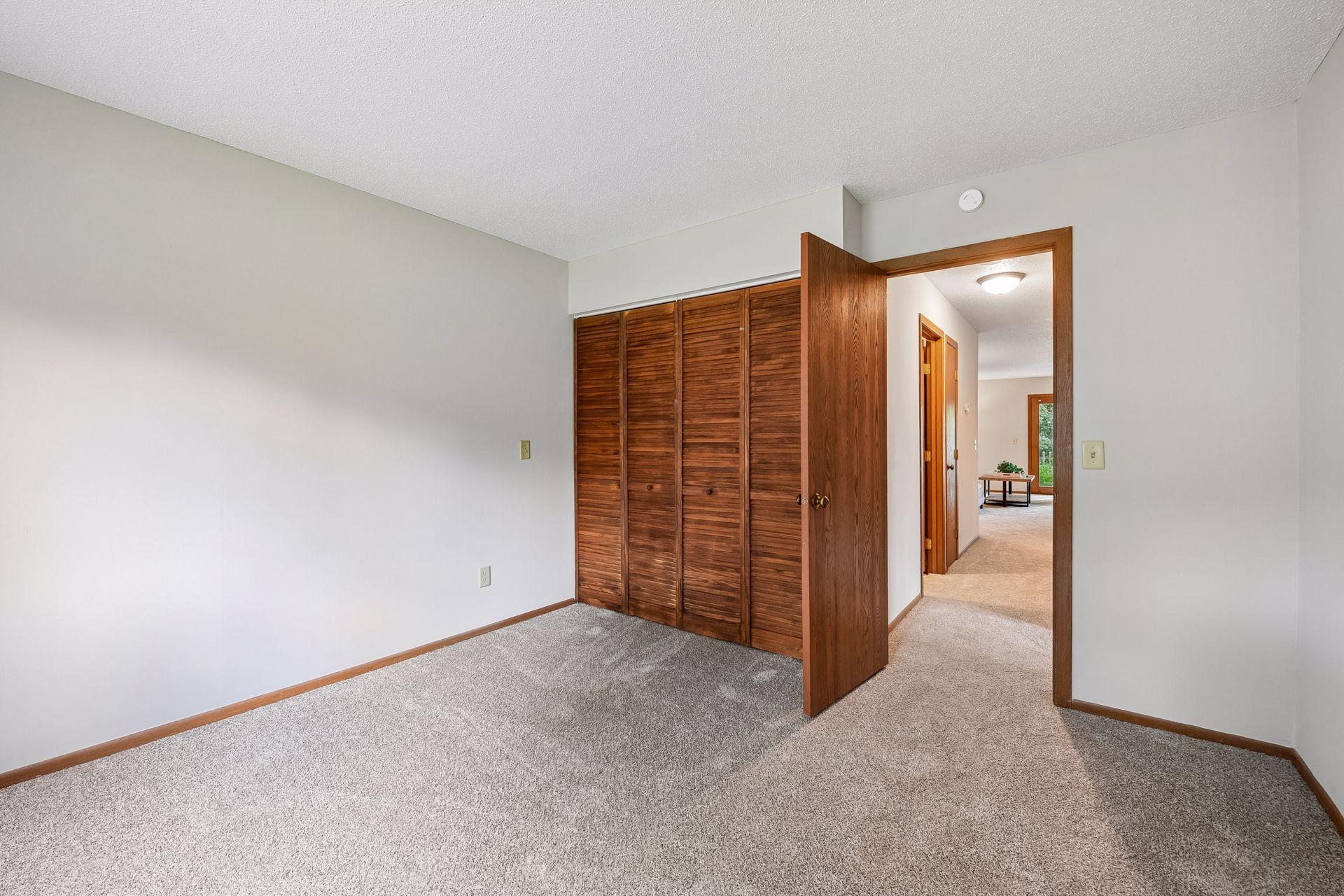 View of Residential at 15275 Lesley Lane, Eden Prairie MN 55346, Eden Prairie (17 of 25) - Mike Wilen | Minnesota Team Real Estate