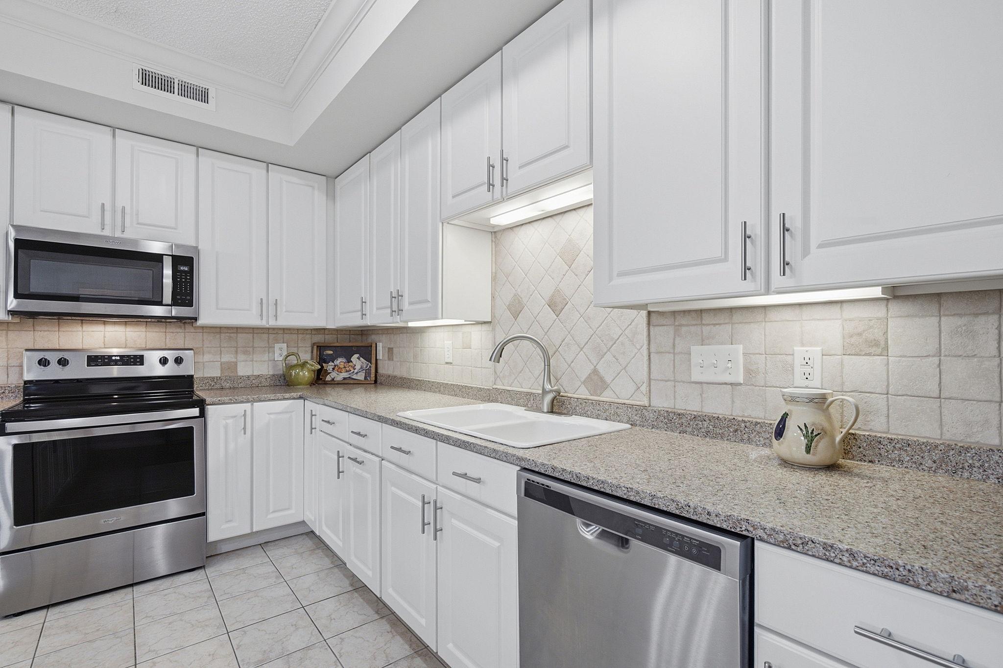 View of Residential at 2201 Village Lane #A213, Bloomington MN 55431, Bloomington (11 of 40) - Mike Wilen | Minnesota Team Real Estate