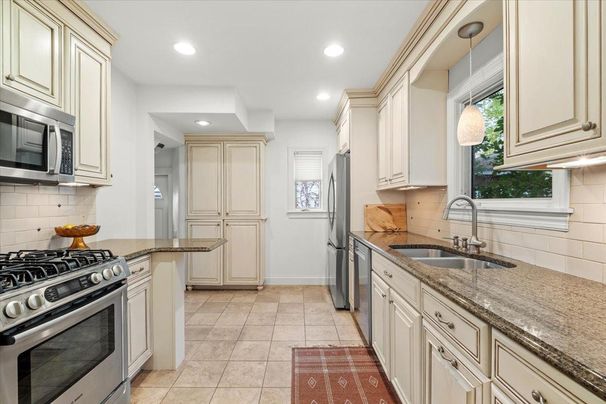 View of Residential at 1753 Bayard Avenue, Saint Paul MN 55116, Saint Paul (16 of 44) - Mike Wilen | Minnesota Team Real Estate
