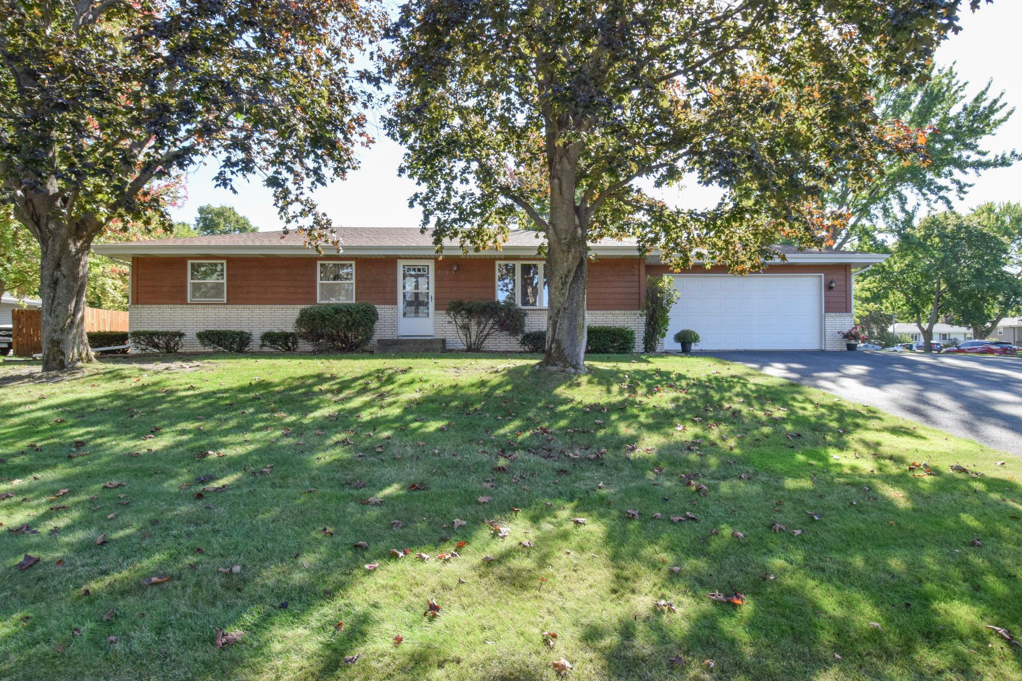 View of Single Family at 2376 Standridge Avenue, Maplewood - Mike Wilen | Minnesota Team Real Estate