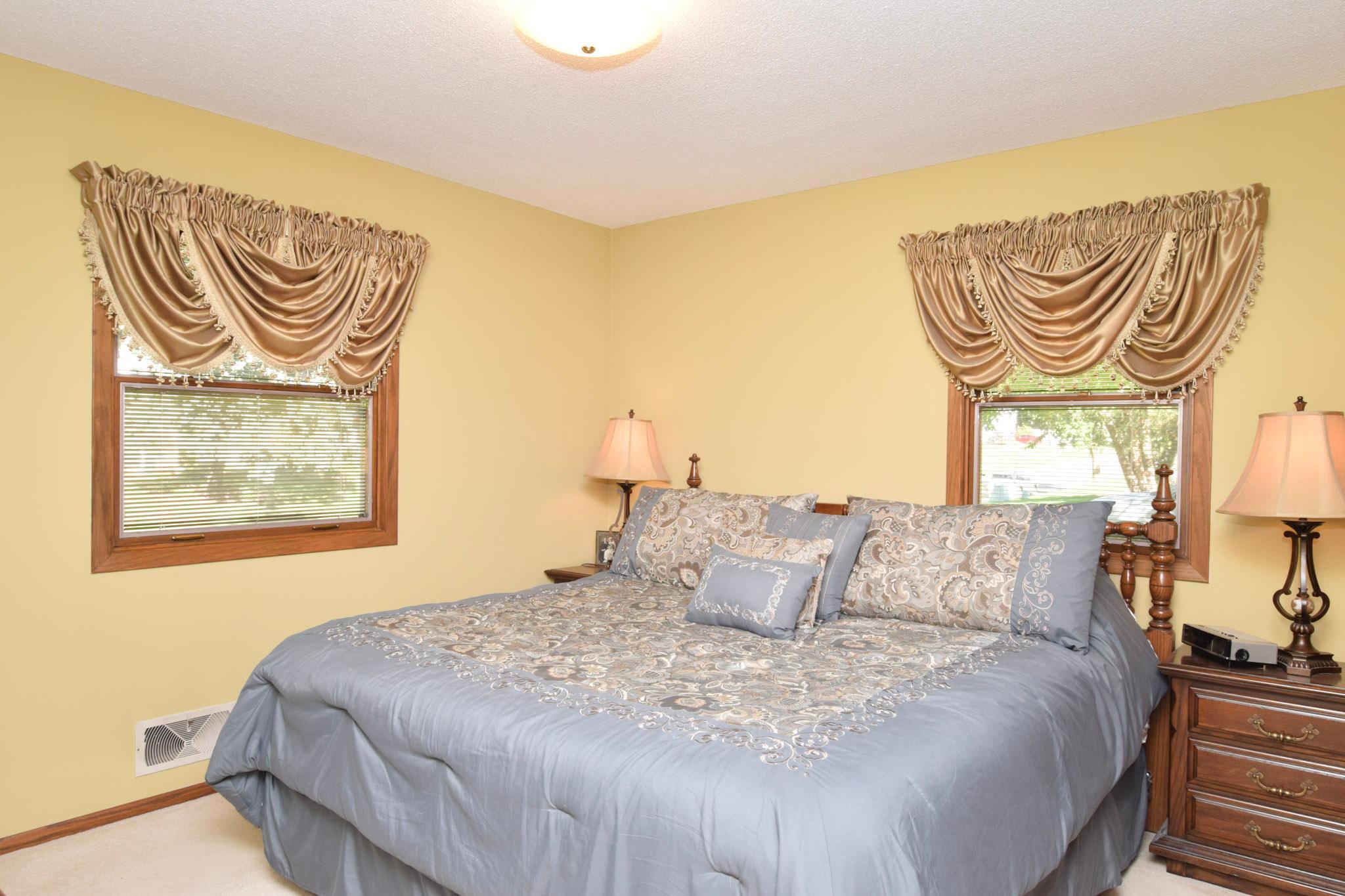 View of Residential at 2376 Standridge Avenue, Maplewood MN 55109, Maplewood (12 of 29) - Mike Wilen | Minnesota Team Real Estate