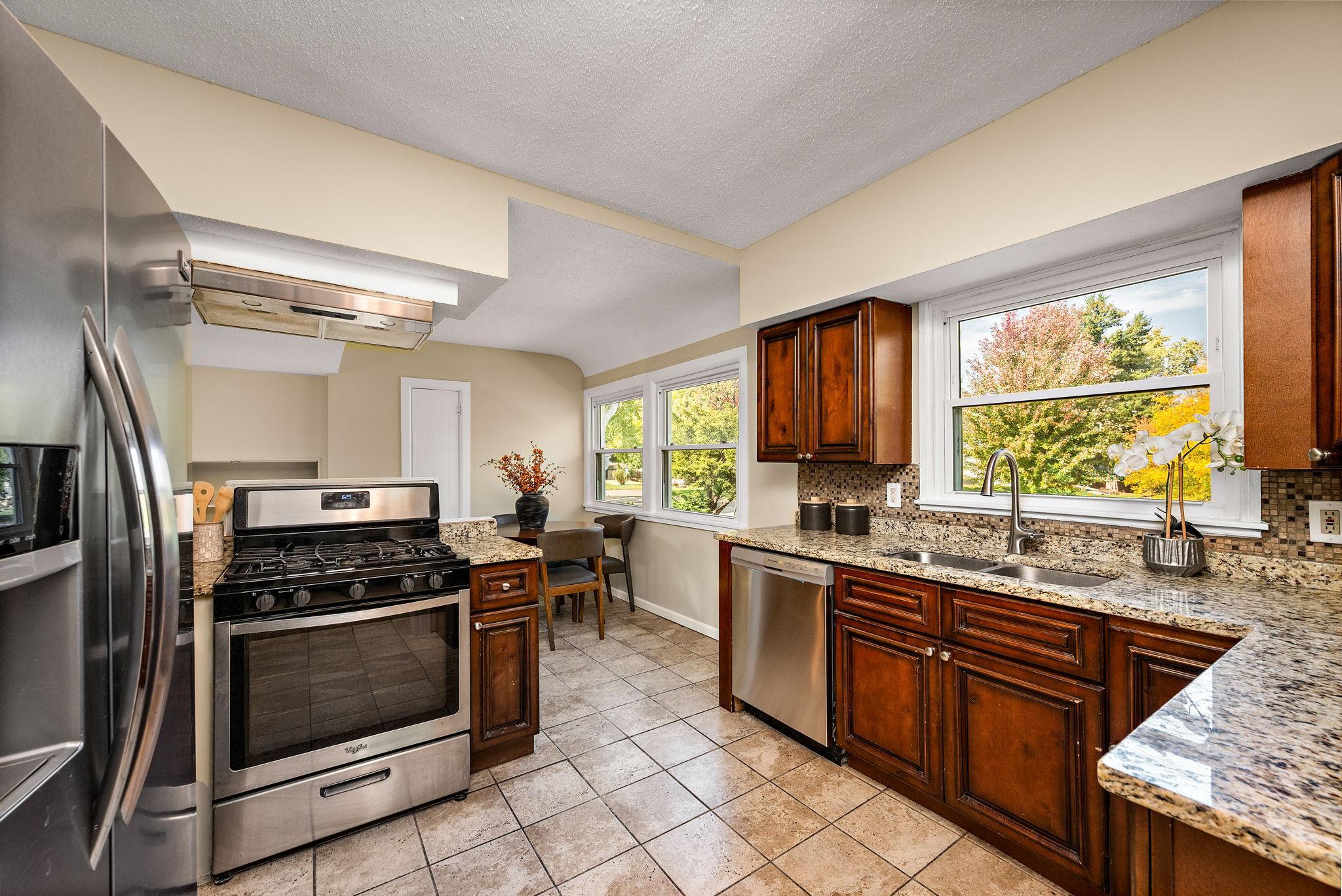 View of Residential at 2338 15th Avenue, North Saint Paul MN 55109, North Saint Paul (7 of 34) - Mike Wilen | Minnesota Team Real Estate