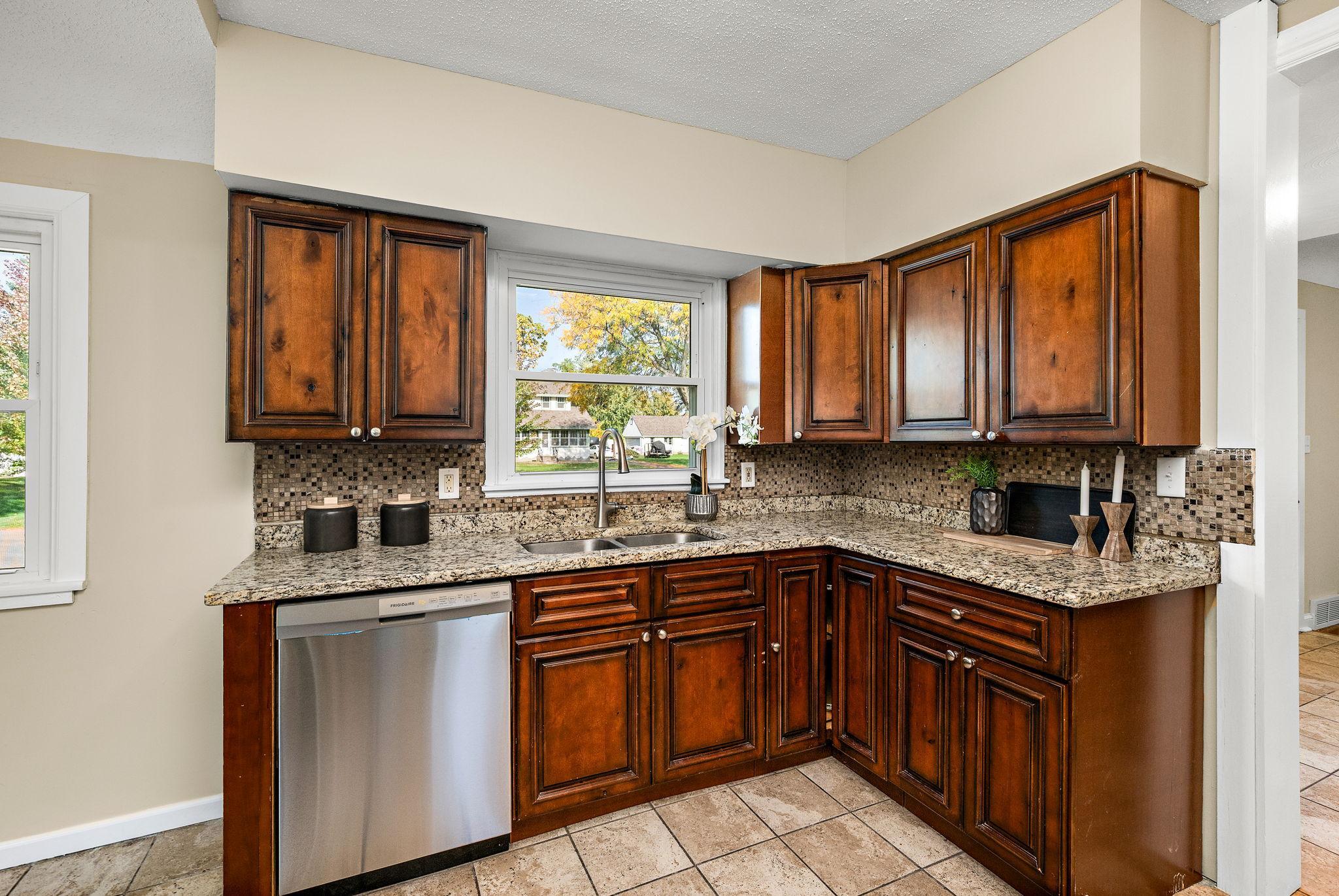 View of Residential at 2338 15th Avenue, North Saint Paul MN 55109, North Saint Paul (5 of 34) - Mike Wilen | Minnesota Team Real Estate