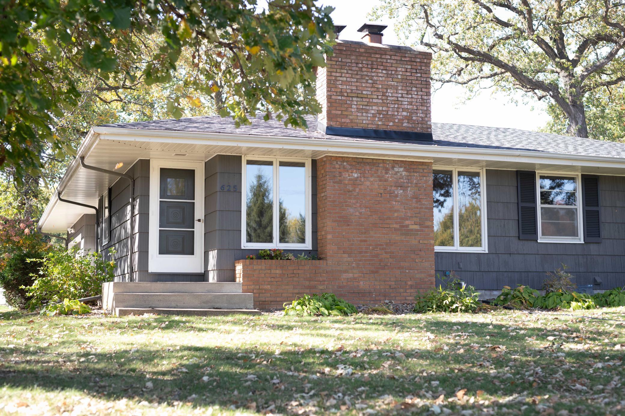 View of Single Family at 625 Rosswood Lane, Wayzata - Mike Wilen | Minnesota Team Real Estate