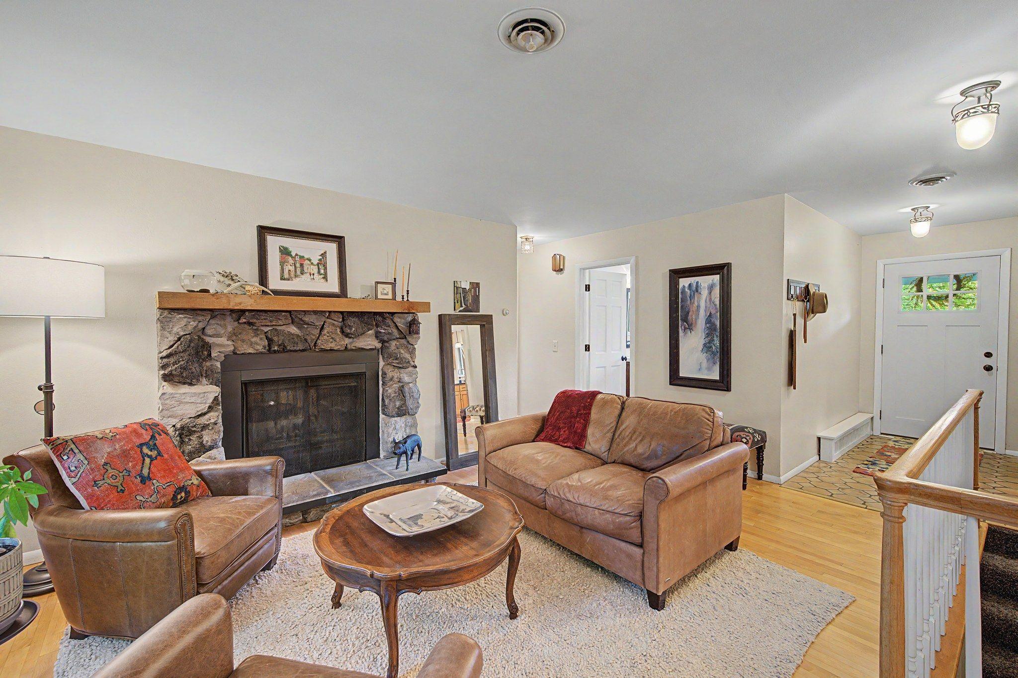 View of Residential at 19151 Hanus Road, Minnetonka MN 55345, Minnetonka (16 of 44) - Mike Wilen | Minnesota Team Real Estate