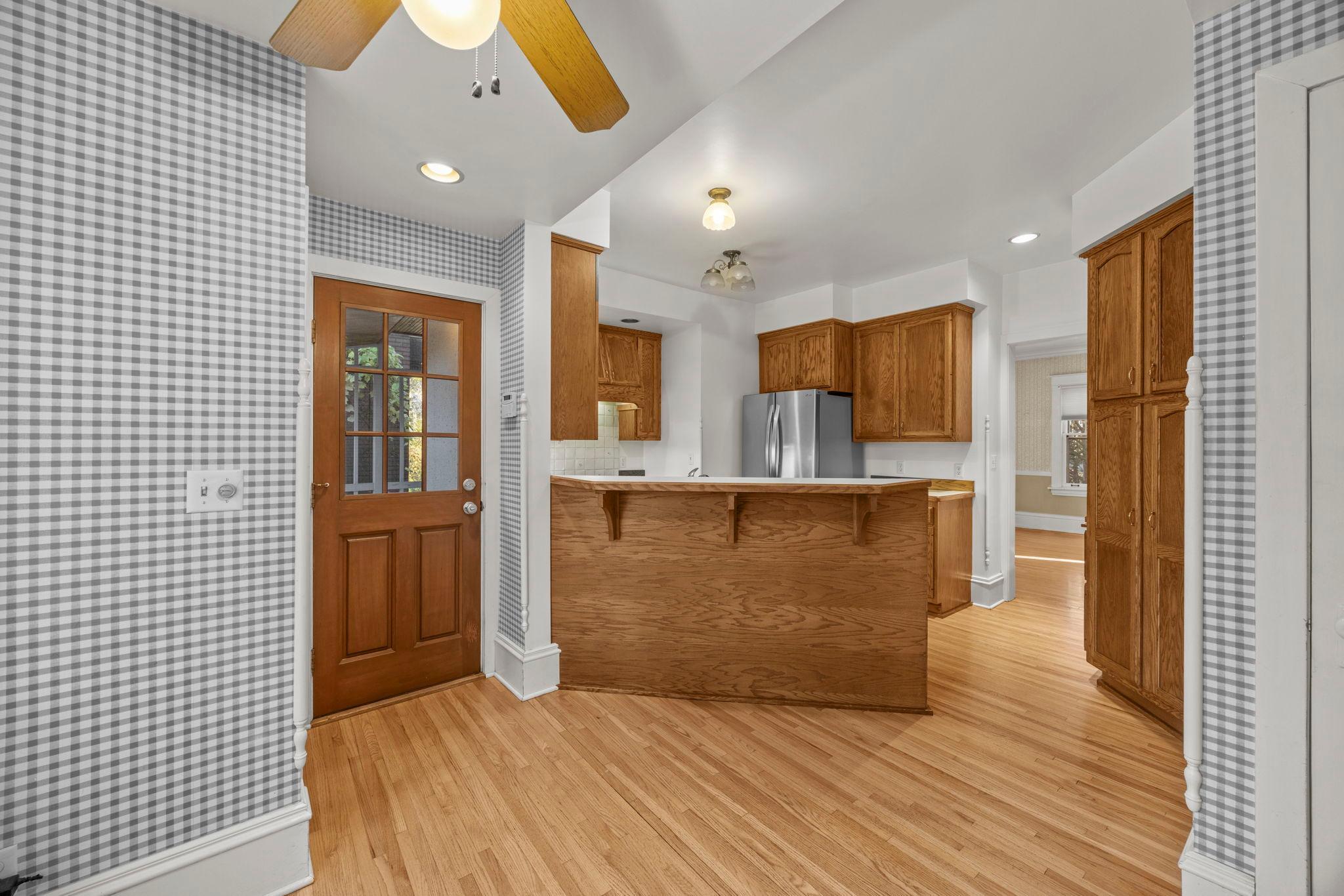 View of Residential at 579 Lincoln Avenue, Saint Paul MN 55102, Saint Paul (18 of 70) - Mike Wilen | Minnesota Team Real Estate
