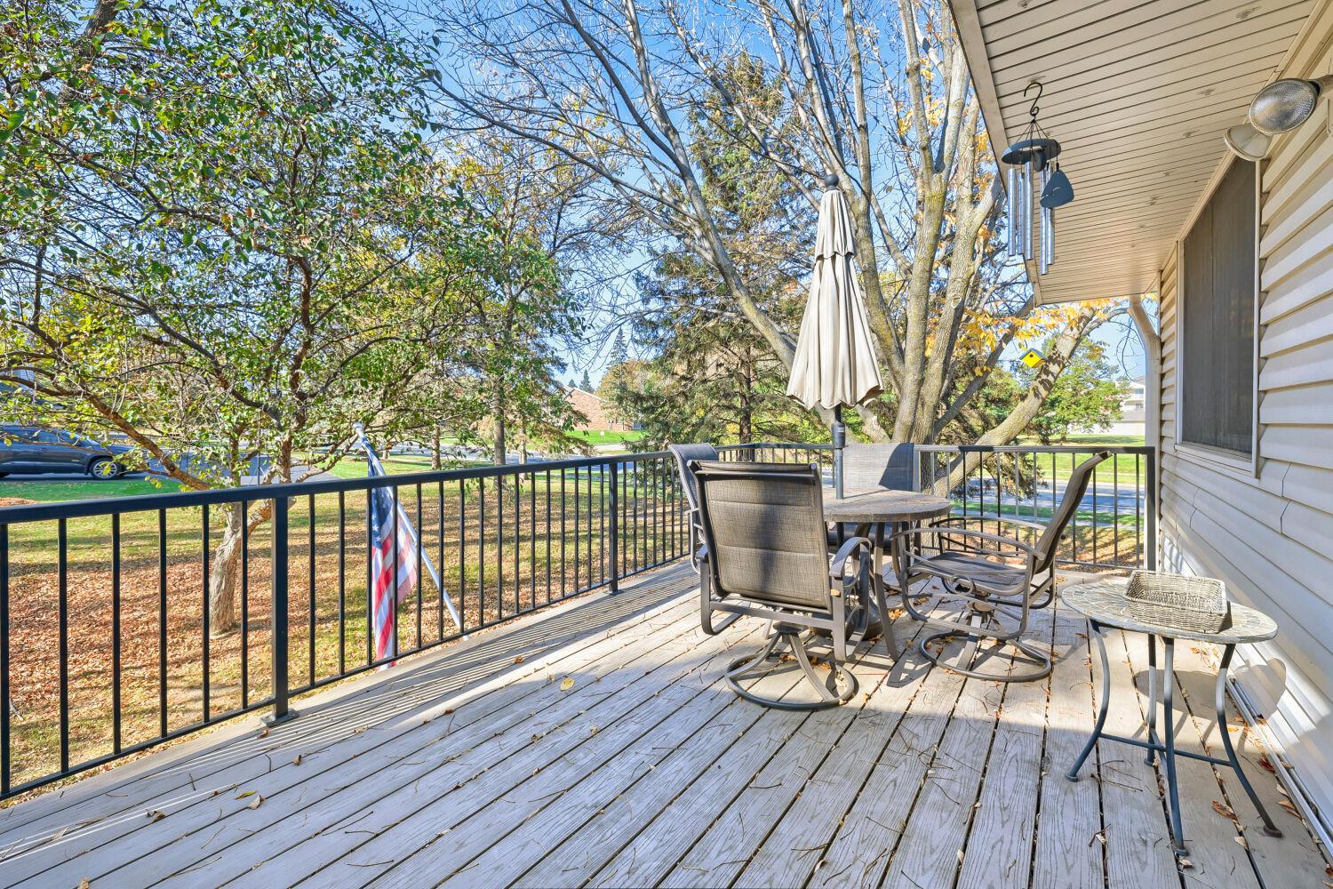 View of Residential at 703 Evergreen Court, Burnsville MN 55337, Burnsville (28 of 31) - Mike Wilen | Minnesota Team Real Estate