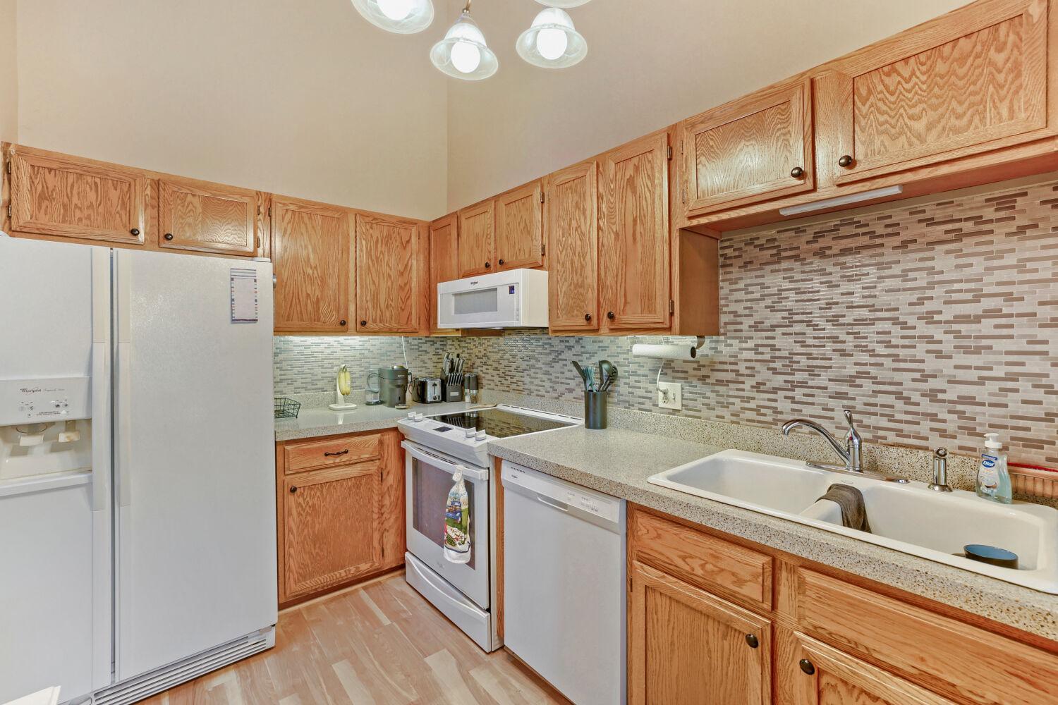 View of Residential at 703 Evergreen Court, Burnsville MN 55337, Burnsville (13 of 31) - Mike Wilen | Minnesota Team Real Estate