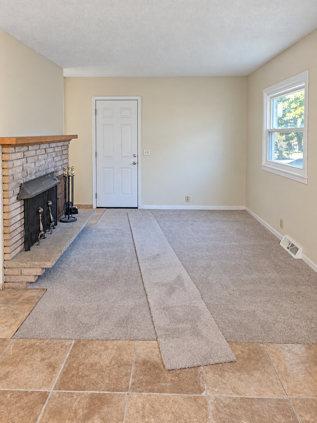 View of Residential at 6706 Drew Avenue, Brooklyn Center MN 55429, Brooklyn Center (6 of 25) - Mike Wilen | Minnesota Team Real Estate