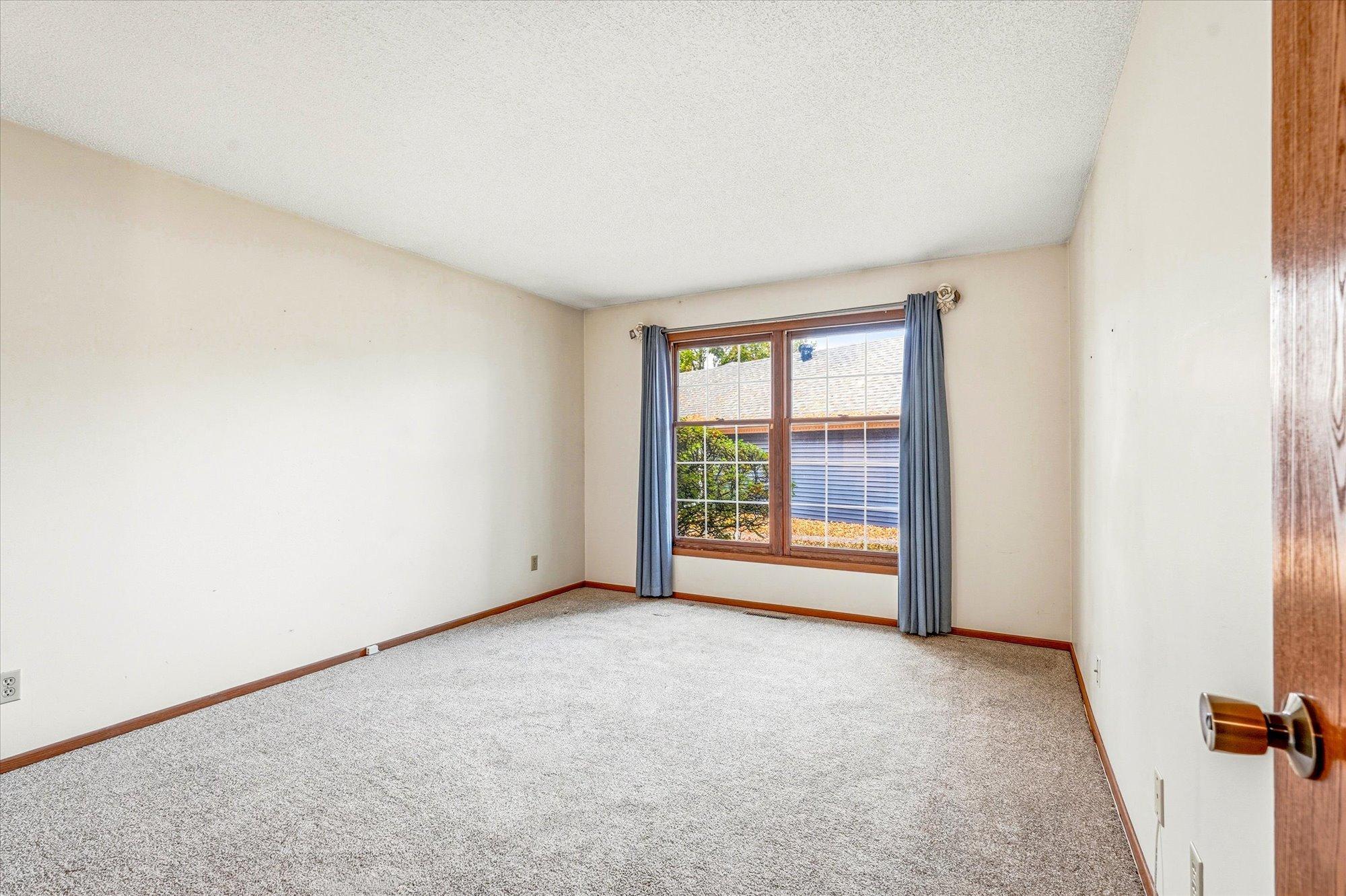 View of Residential at 10938 Quebec Avenue, Bloomington MN 55438, Bloomington (9 of 23) - Mike Wilen | Minnesota Team Real Estate