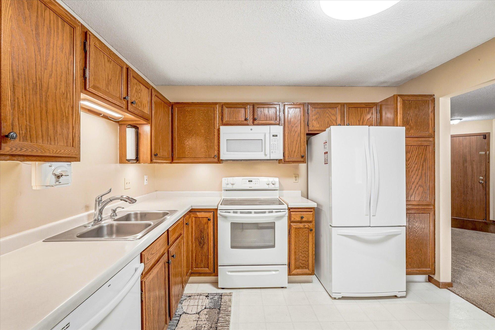 View of Residential at 10938 Quebec Avenue, Bloomington MN 55438, Bloomington (6 of 23) - Mike Wilen | Minnesota Team Real Estate