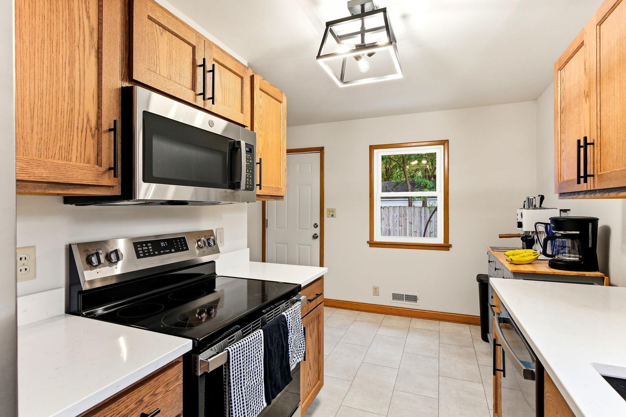 View of Residential at 1440 Lydia Avenue, Roseville MN 55113, Roseville (7 of 28) - Mike Wilen | Minnesota Team Real Estate