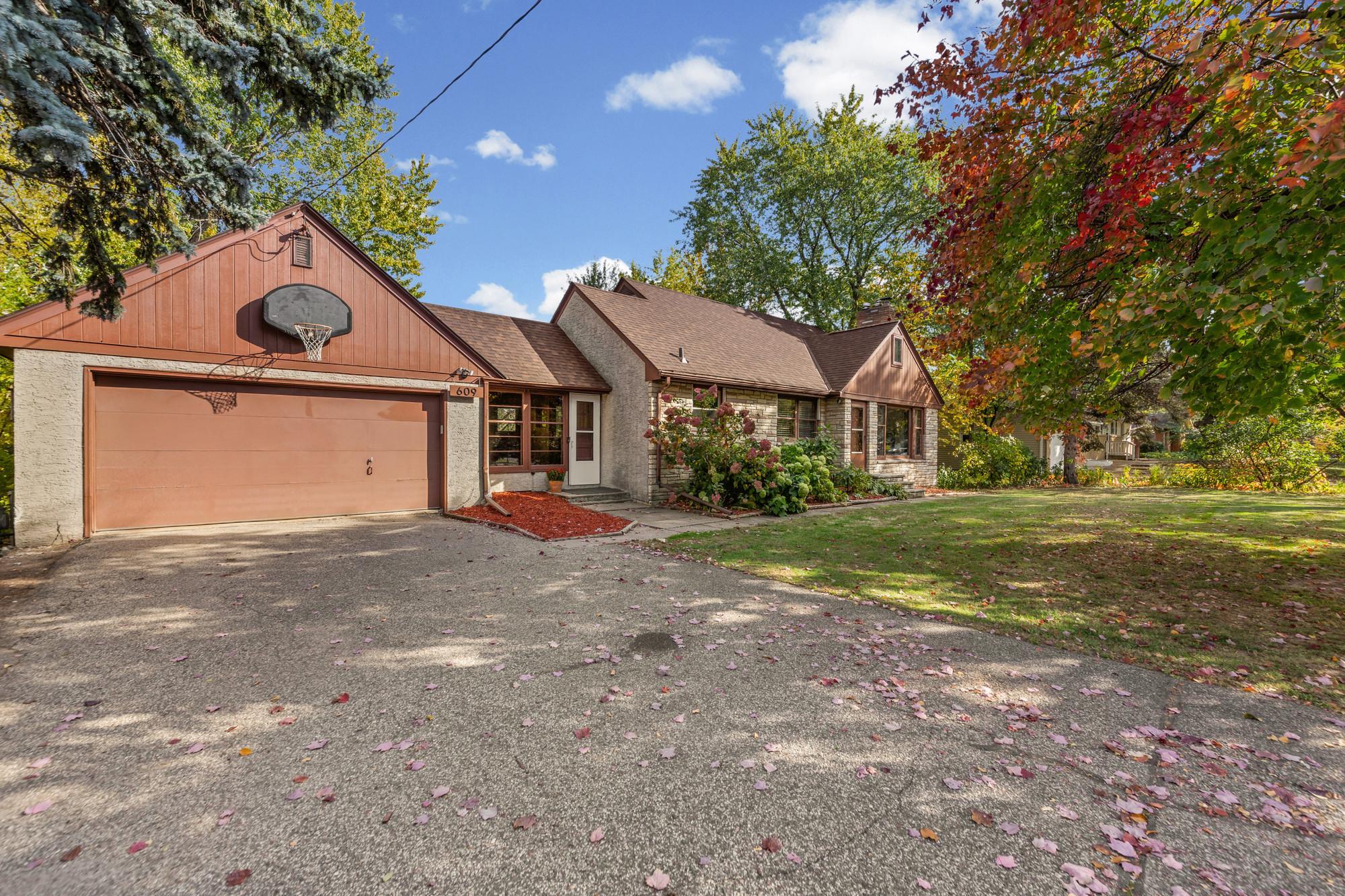 View of Residential at 609 Silver Lake Road, New Brighton MN 55112, New Brighton (3 of 47) - Mike Wilen | Minnesota Team Real Estate