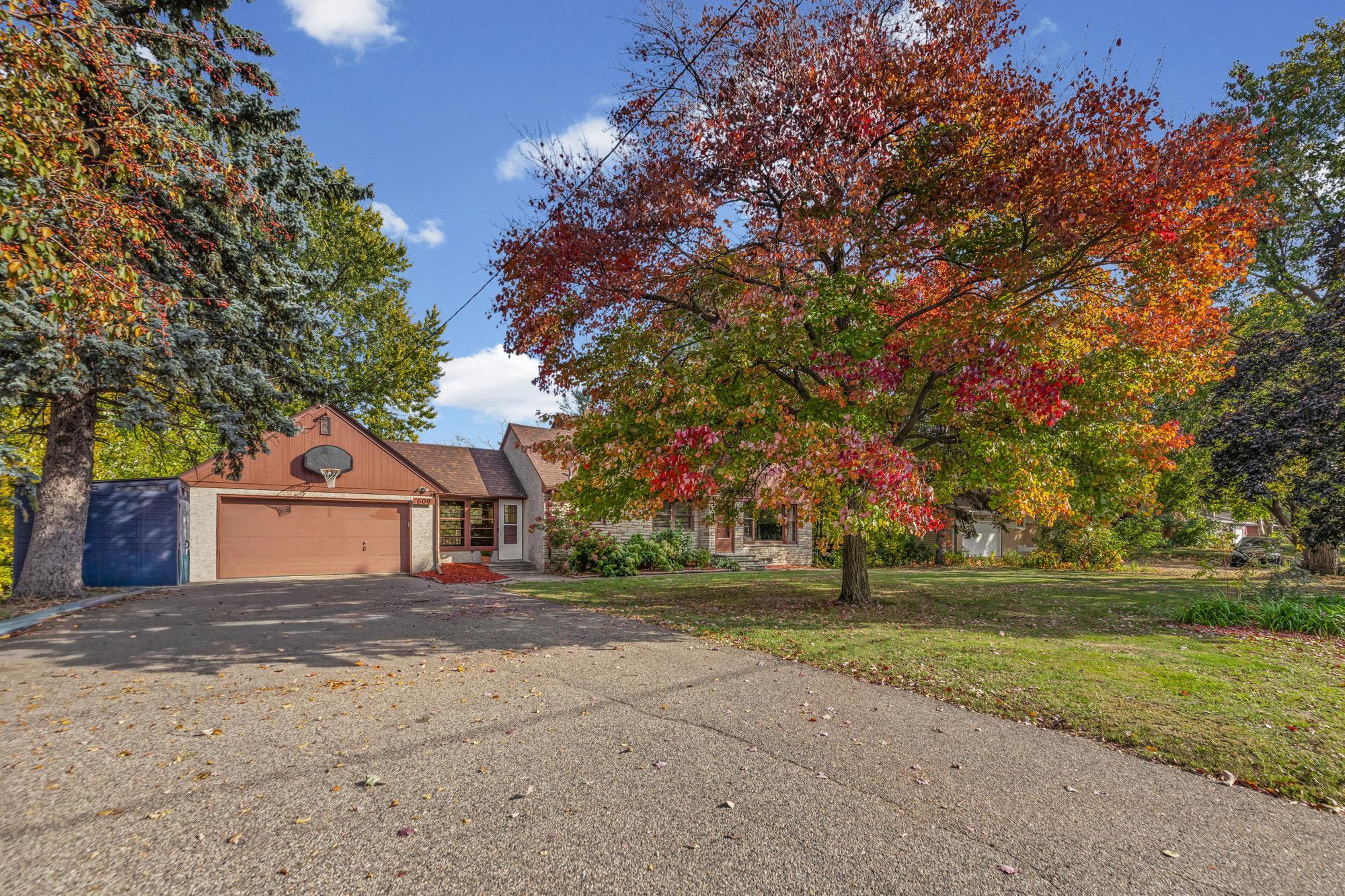 View of Residential at 609 Silver Lake Road, New Brighton MN 55112, New Brighton (4 of 47) - Mike Wilen | Minnesota Team Real Estate