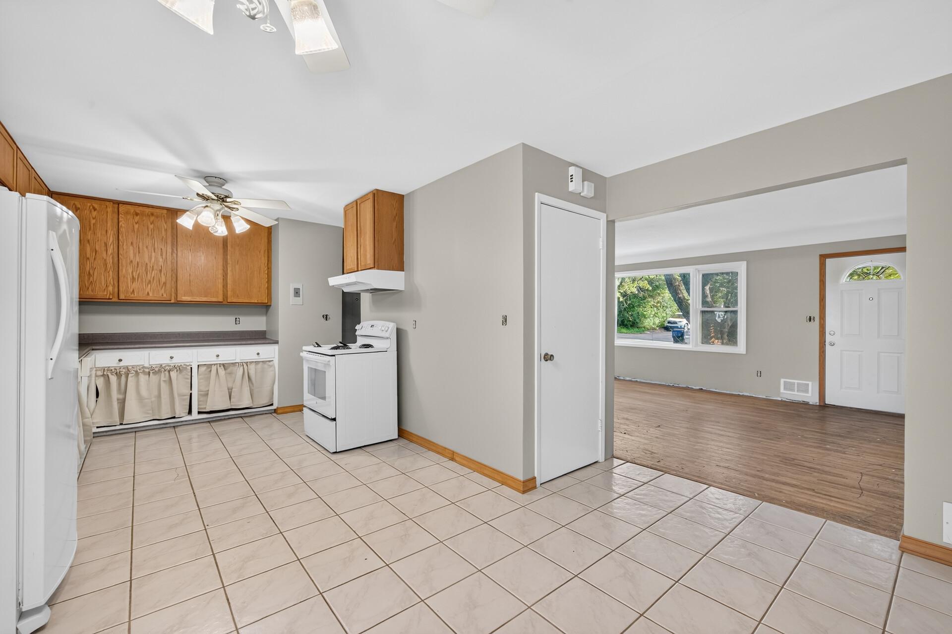 View of Residential at 2695 Maryland Avenue, Maplewood MN 55119, Maplewood (8 of 30) - Mike Wilen | Minnesota Team Real Estate