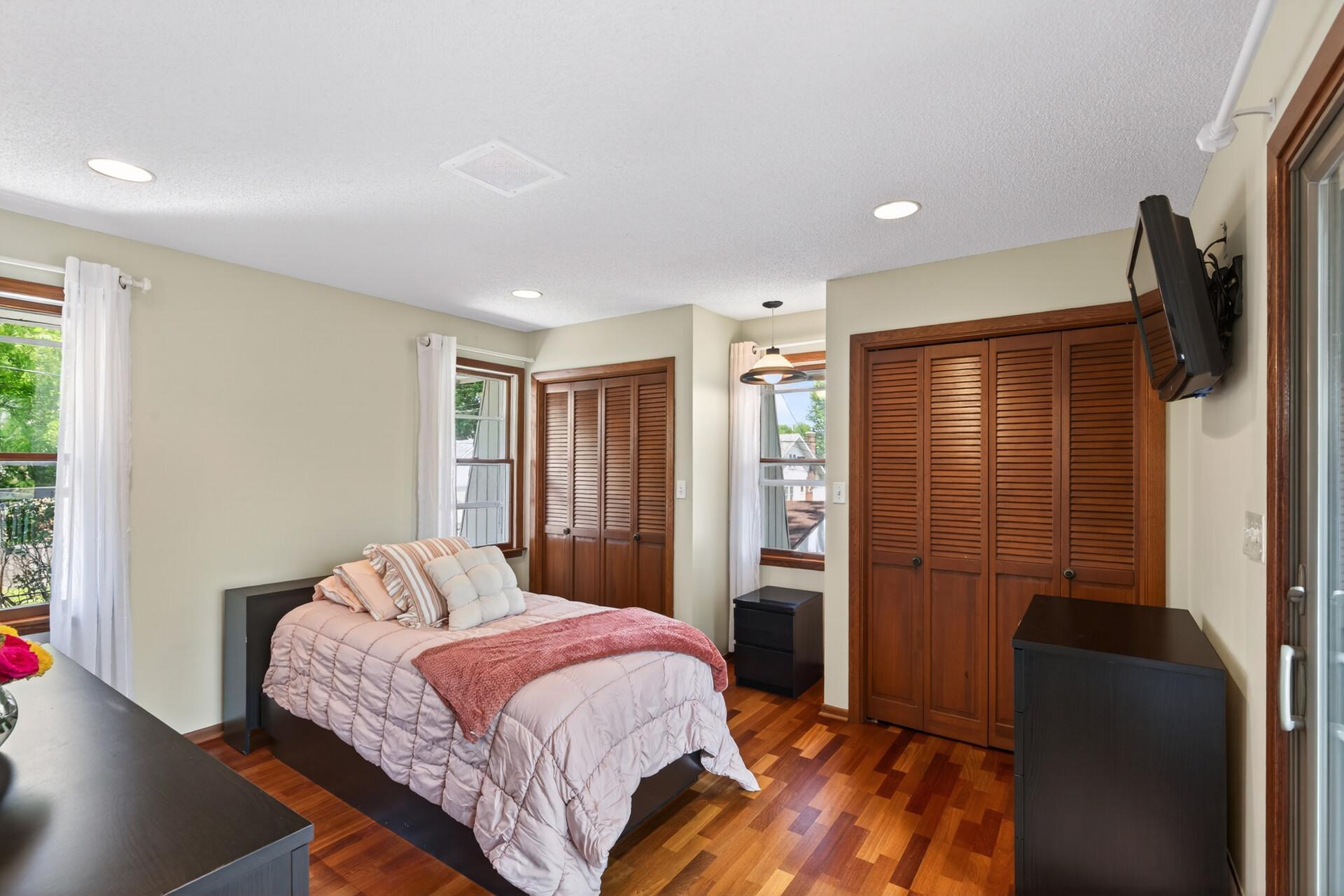 View of Residential at 2307 Mckinley Street, Minneapolis MN 55418, Minneapolis (23 of 56) - Mike Wilen | Minnesota Team Real Estate