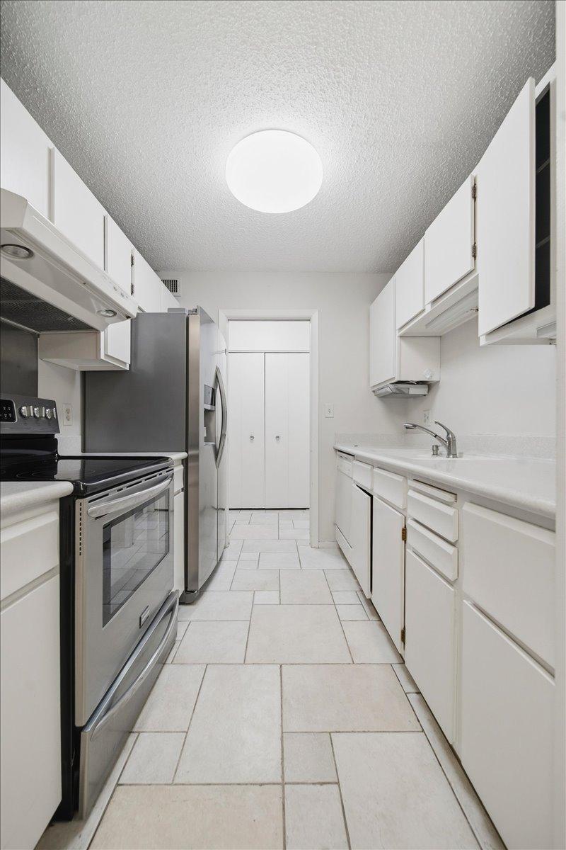 View of Residential at 210 Grant Street #218, Minneapolis MN 55403, Minneapolis (9 of 30) - Mike Wilen | Minnesota Team Real Estate