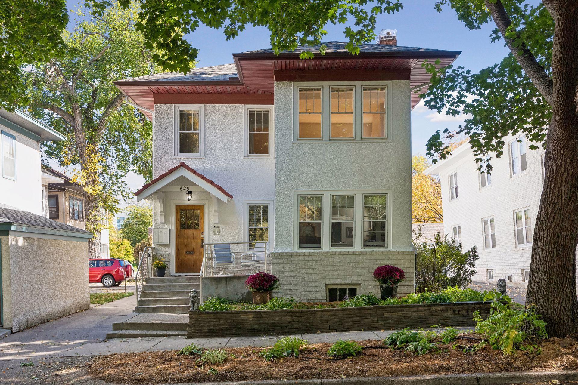 View of Residential Income at 629 Kenwood Parkway, Minneapolis MN 55403, Minneapolis (2 of 23) - Mike Wilen | Minnesota Team Real Estate