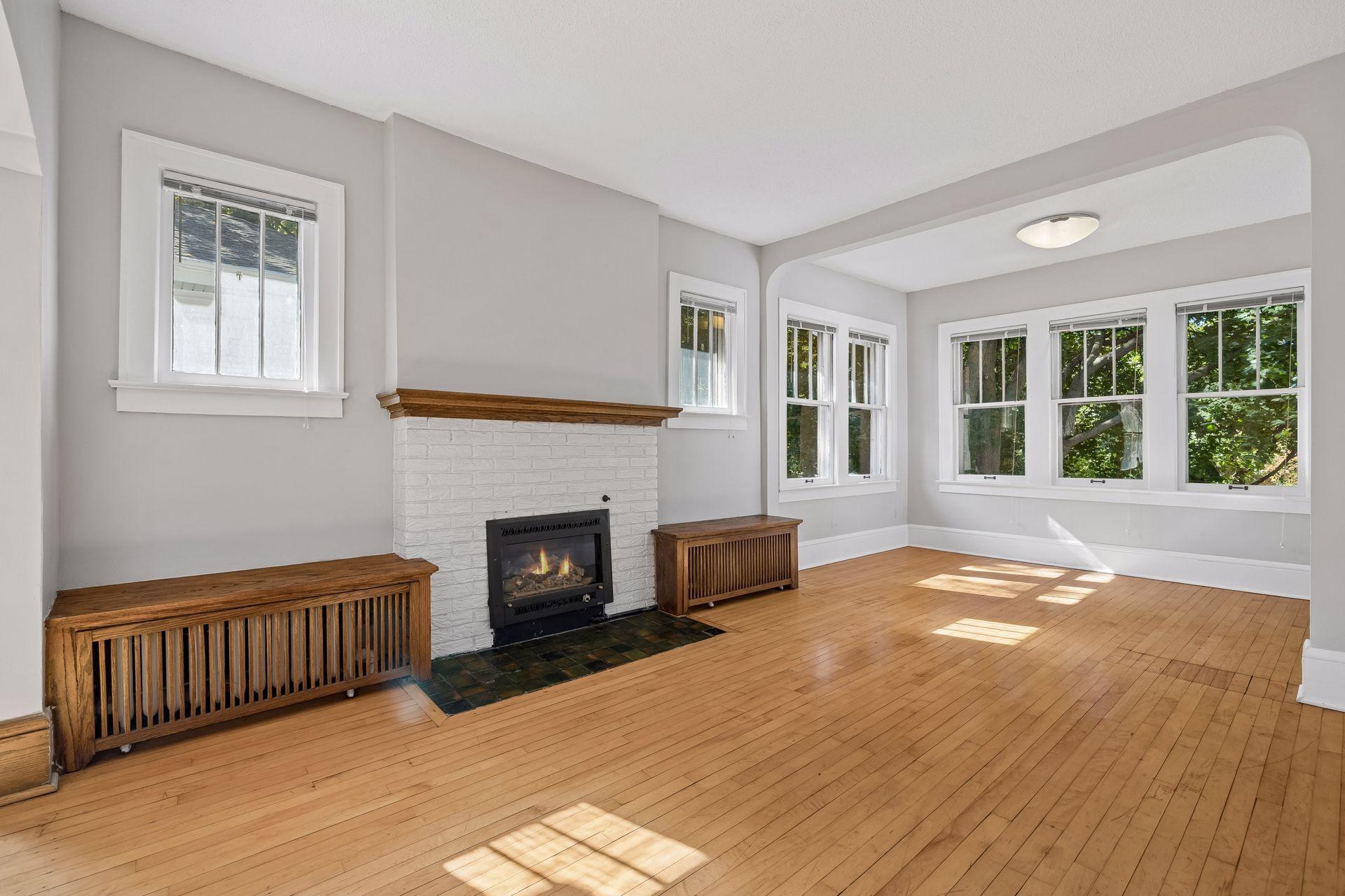 View of Residential Income at 629 Kenwood Parkway, Minneapolis MN 55403, Minneapolis (3 of 23) - Mike Wilen | Minnesota Team Real Estate