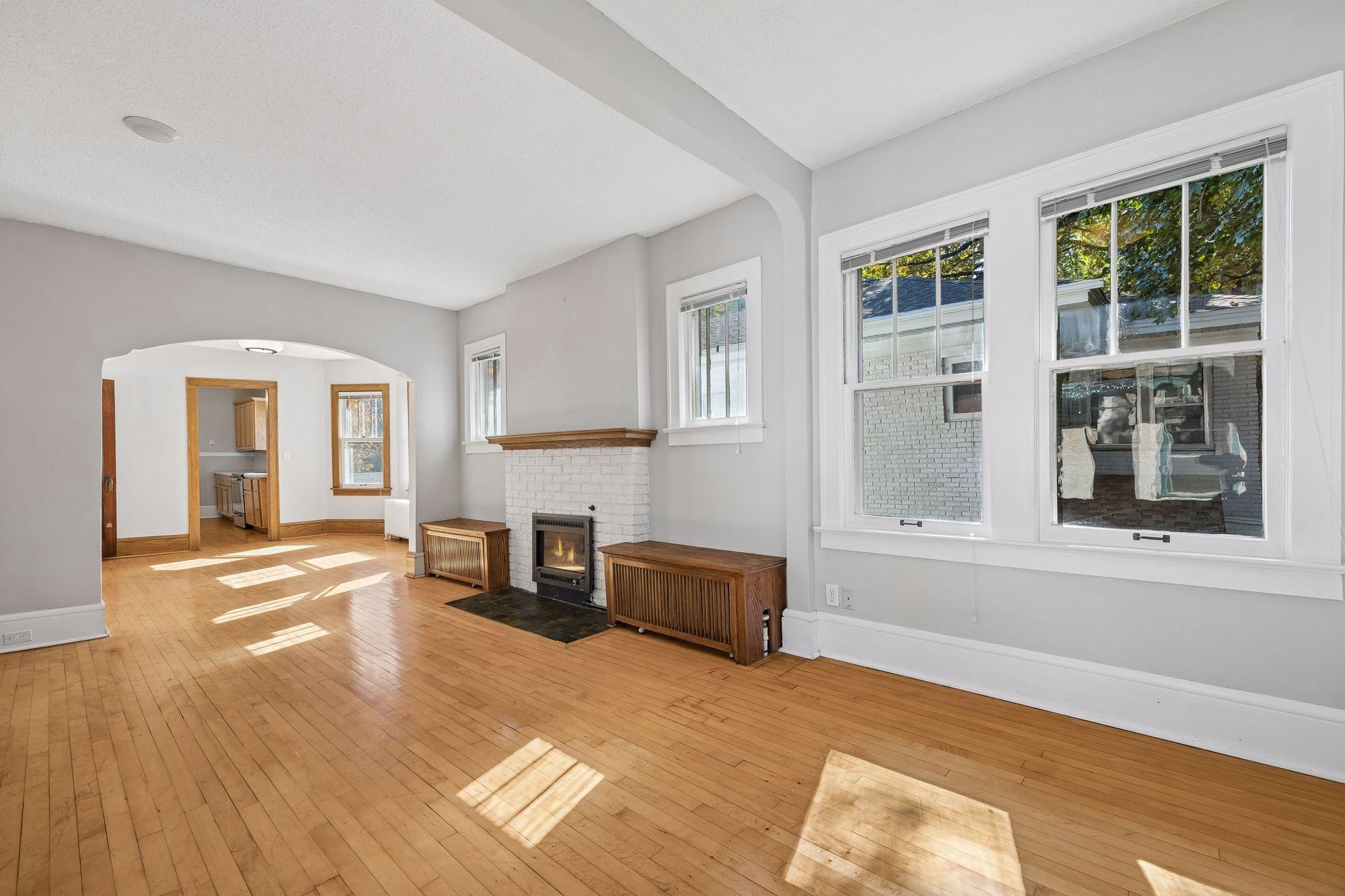 View of Residential Income at 629 Kenwood Parkway, Minneapolis MN 55403, Minneapolis (6 of 23) - Mike Wilen | Minnesota Team Real Estate