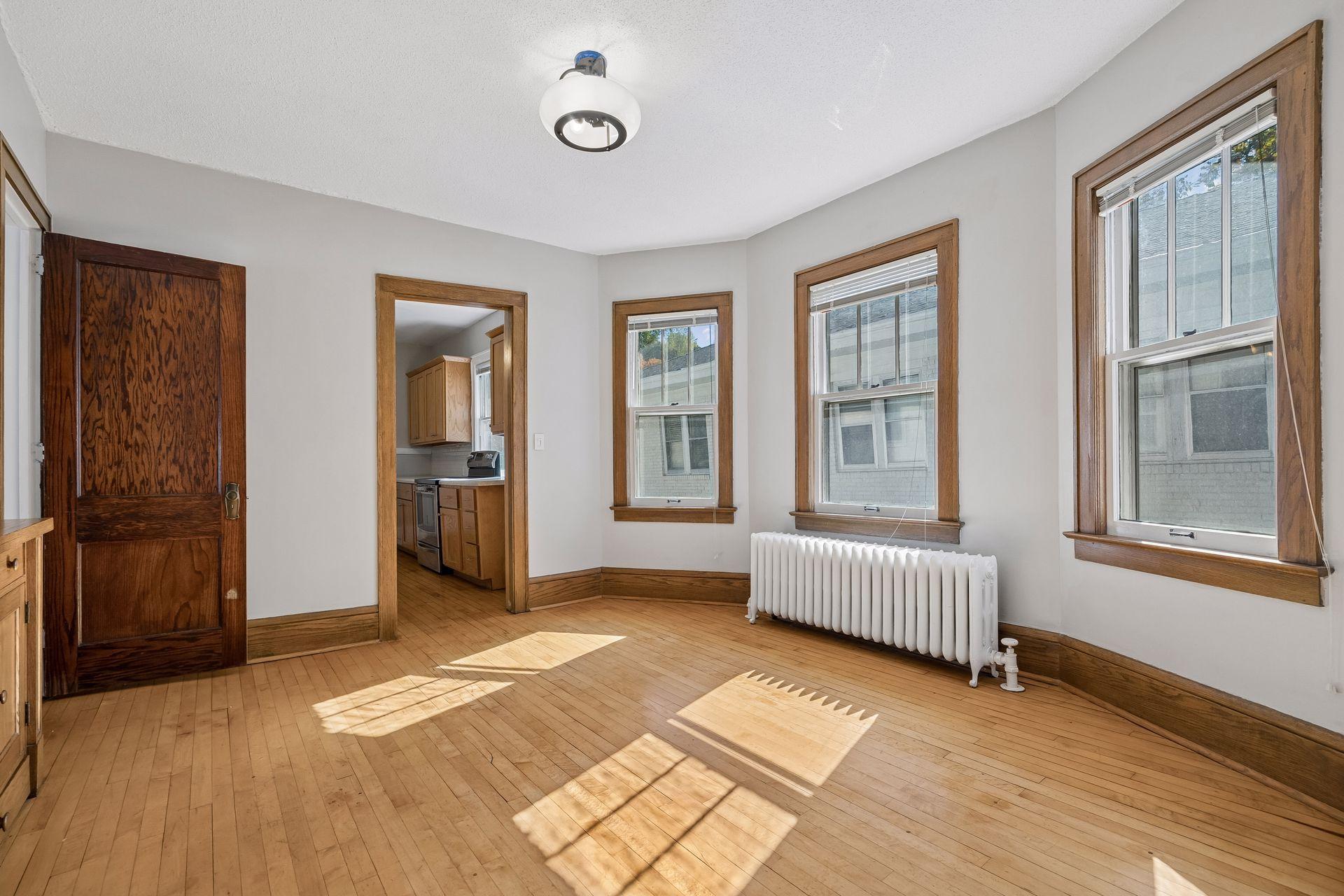 View of Residential Income at 629 Kenwood Parkway, Minneapolis MN 55403, Minneapolis (9 of 23) - Mike Wilen | Minnesota Team Real Estate