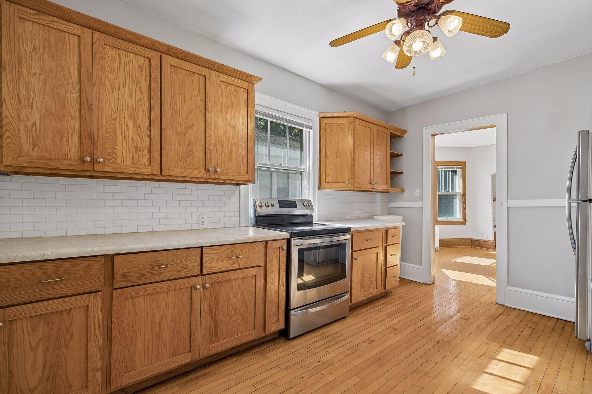 View of Residential Income at 629 Kenwood Parkway, Minneapolis MN 55403, Minneapolis (10 of 23) - Mike Wilen | Minnesota Team Real Estate