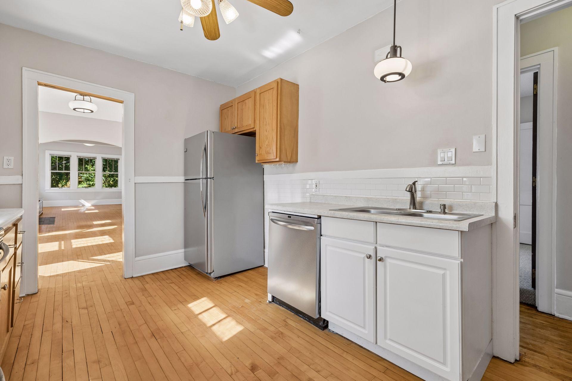 View of Residential Income at 629 Kenwood Parkway, Minneapolis MN 55403, Minneapolis (13 of 23) - Mike Wilen | Minnesota Team Real Estate