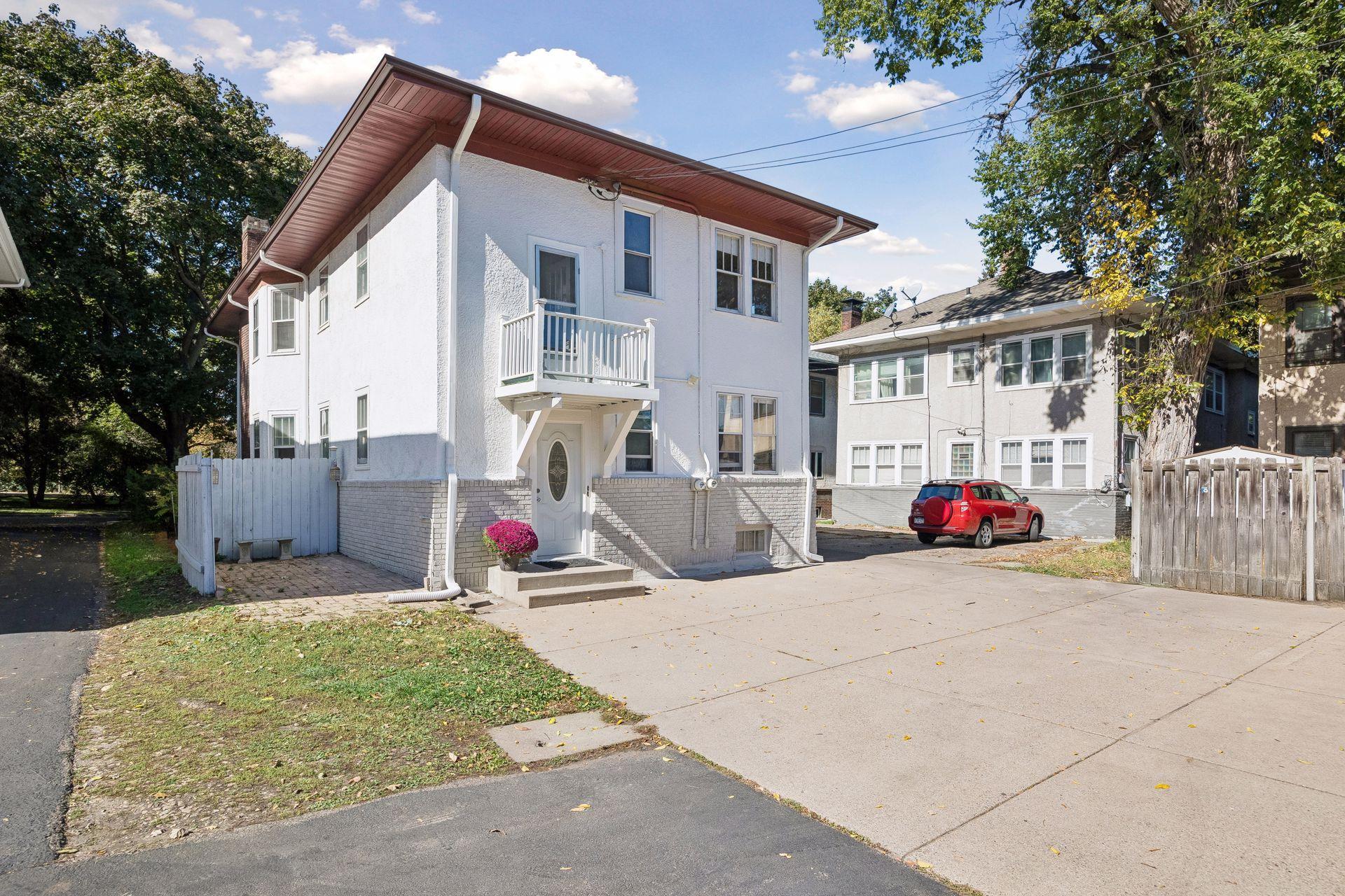 View of Residential Income at 629 Kenwood Parkway, Minneapolis MN 55403, Minneapolis (22 of 23) - Mike Wilen | Minnesota Team Real Estate