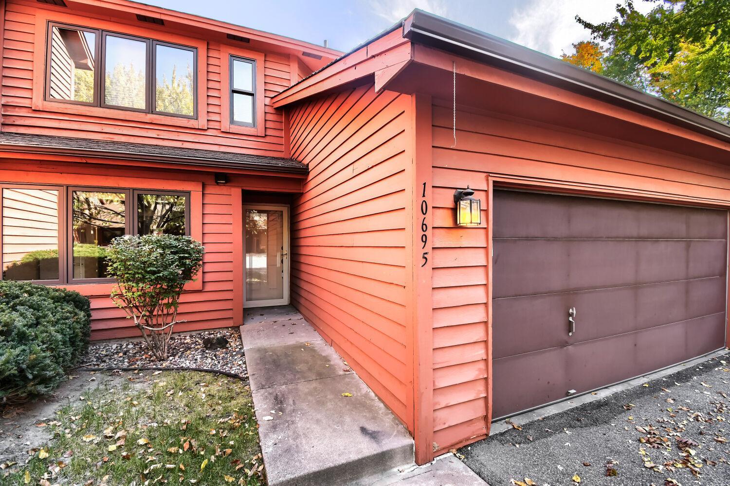 View of (TH) Side x Side at 10695 53rd Avenue, Plymouth - Mike Wilen | Minnesota Team Real Estate