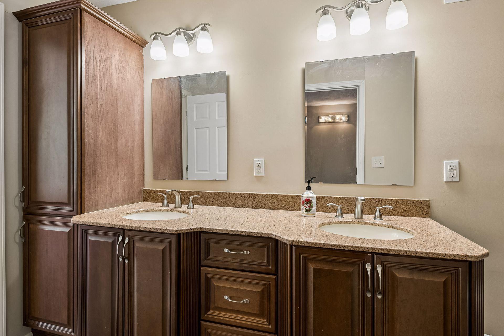 View of Residential at 9934 Maple Avenue, Bloomington MN 55431, Bloomington (20 of 34) - Mike Wilen | Minnesota Team Real Estate