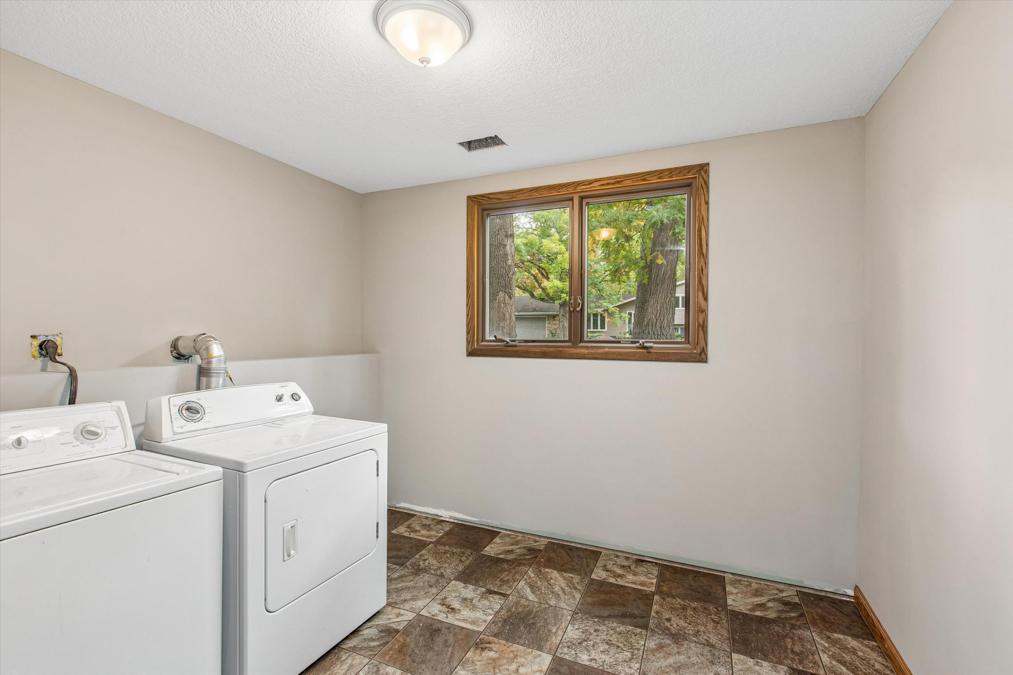 View of Residential at 1335 Ches Mar Lane, Eagan MN 55123, Eagan (31 of 44) - Mike Wilen | Minnesota Team Real Estate