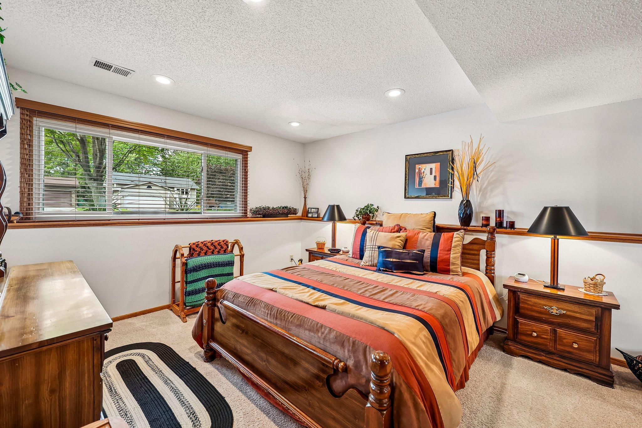 View of Residential at 4292 Eagle Crest Drive, Eagan MN 55122, Eagan (14 of 46) - Mike Wilen | Minnesota Team Real Estate