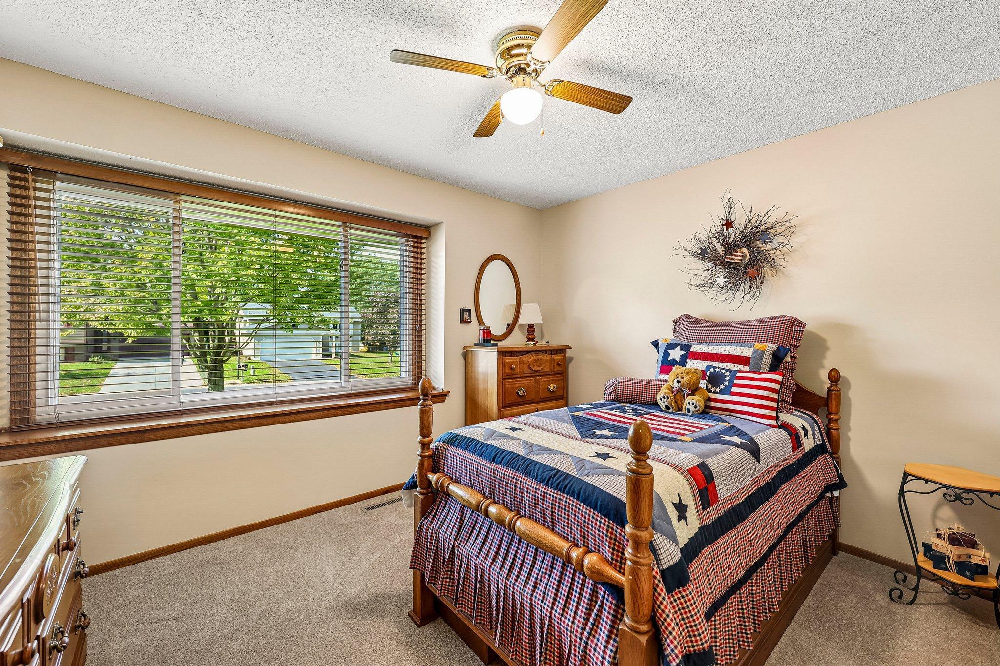 View of Residential at 4292 Eagle Crest Drive, Eagan MN 55122, Eagan (25 of 46) - Mike Wilen | Minnesota Team Real Estate