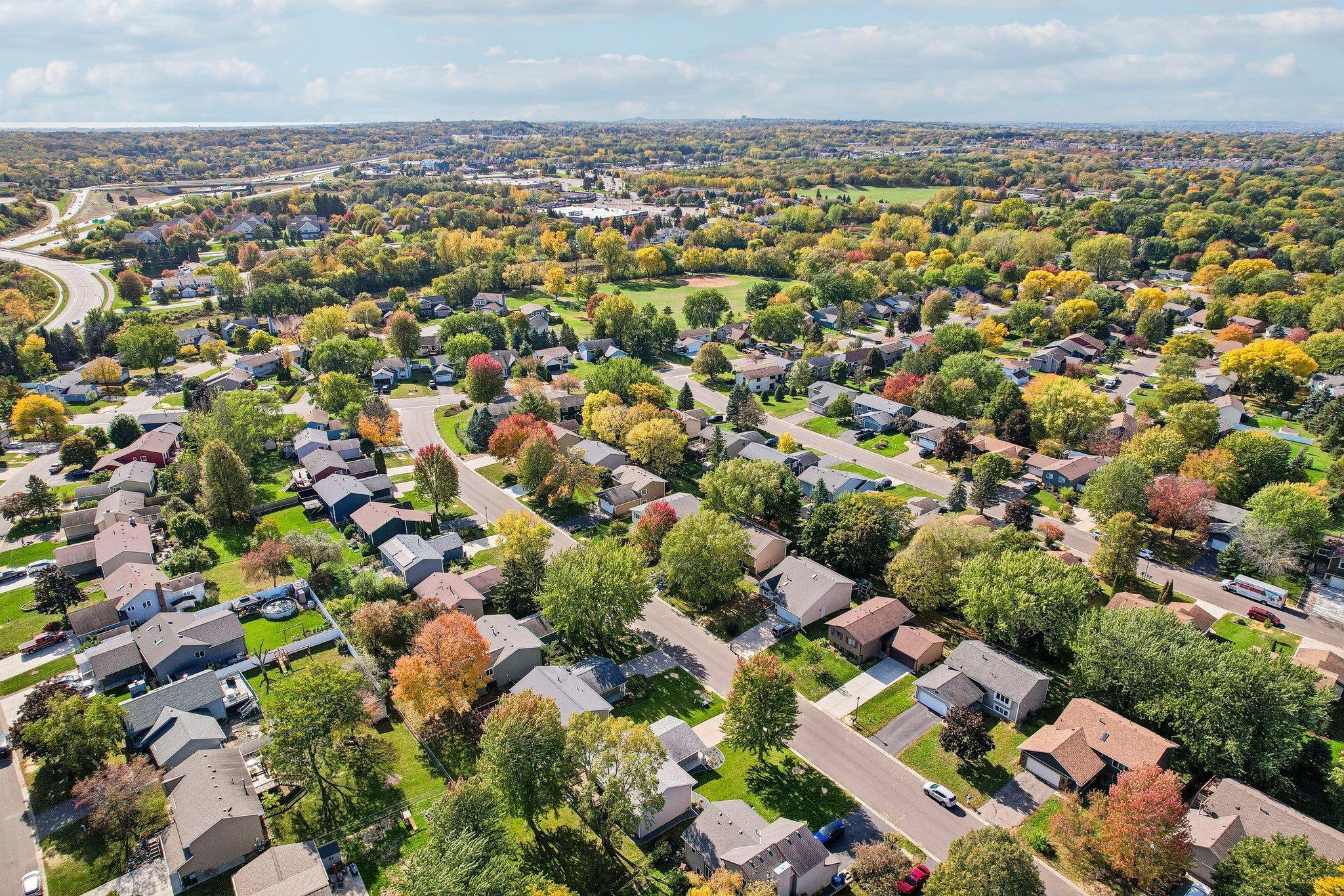 View of Residential at 4292 Eagle Crest Drive, Eagan MN 55122, Eagan (39 of 46) - Mike Wilen | Minnesota Team Real Estate