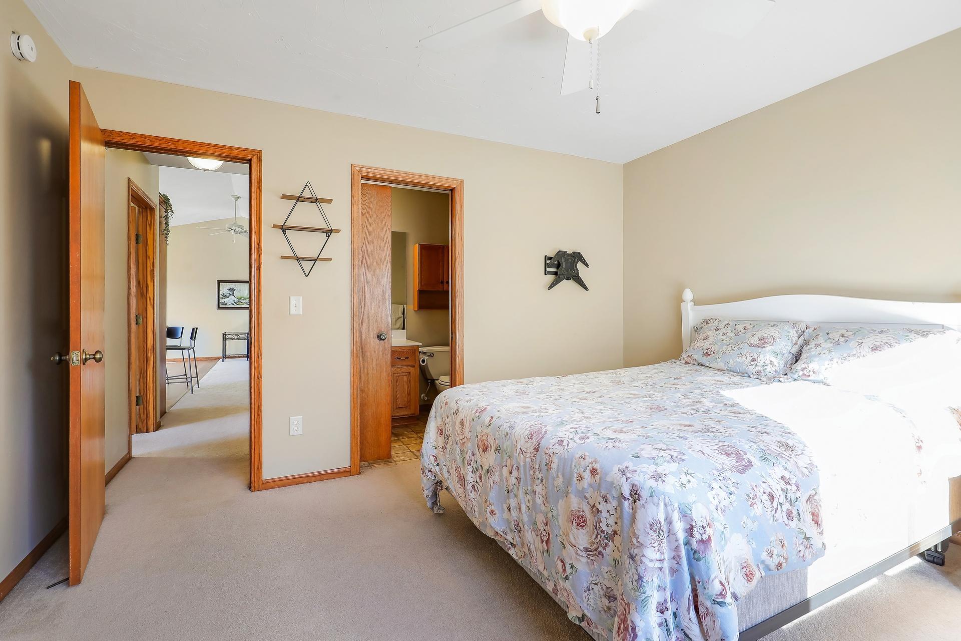 View of Residential at 890 Newport Avenue, Shakopee MN 55379, Shakopee (18 of 51) - Mike Wilen | Minnesota Team Real Estate