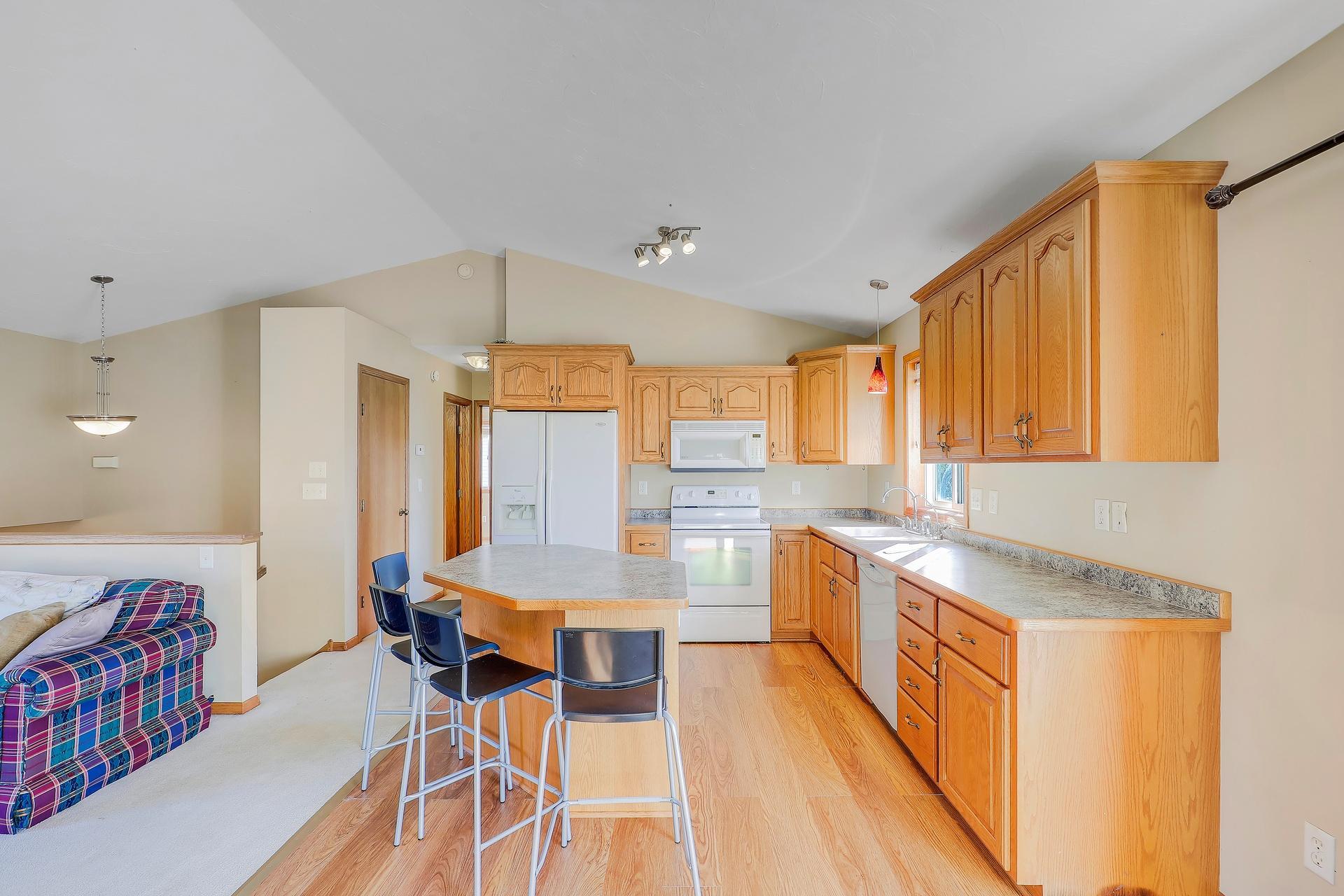 View of Residential at 890 Newport Avenue, Shakopee MN 55379, Shakopee (9 of 51) - Mike Wilen | Minnesota Team Real Estate