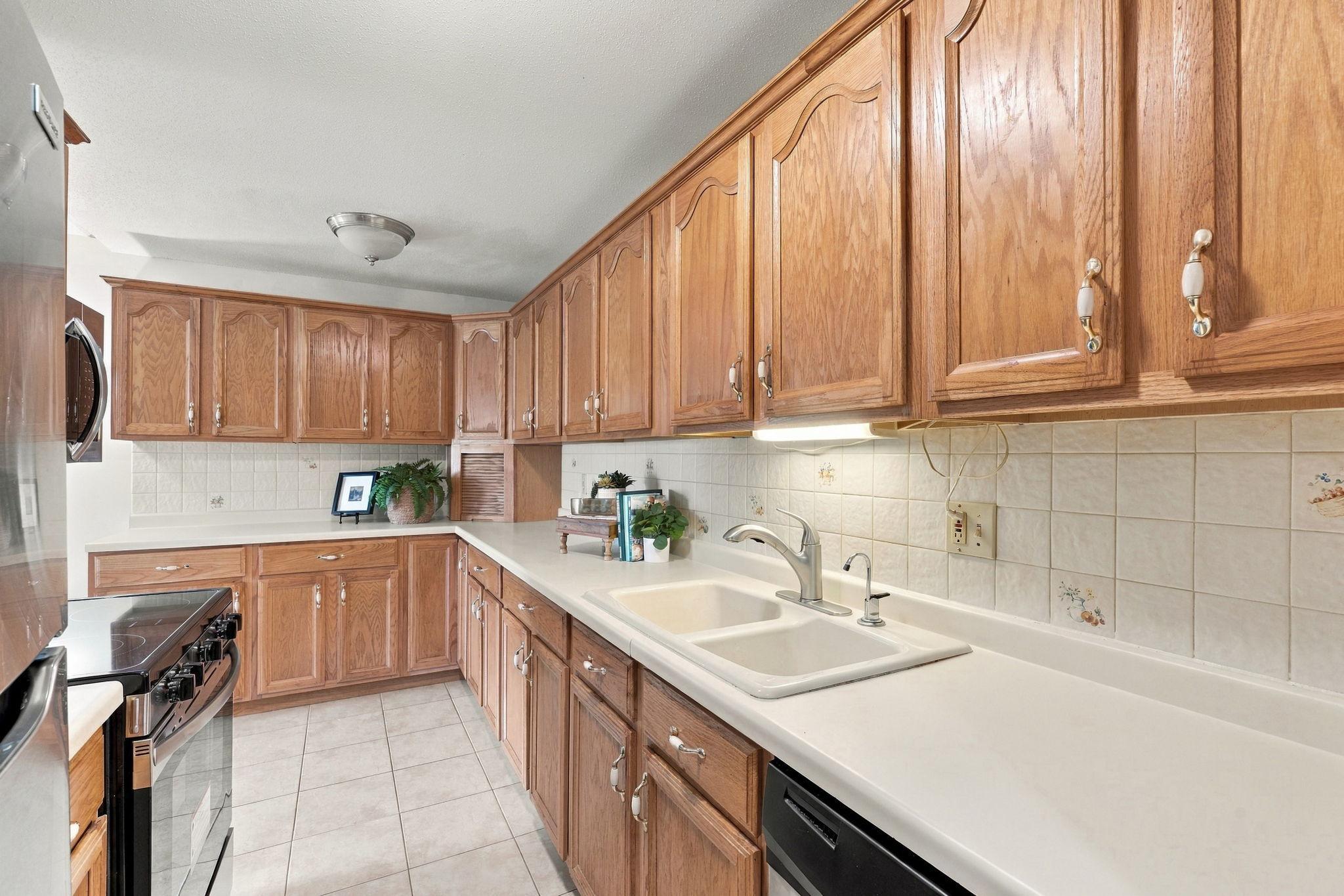 View of Residential at 329 Geneva Avenue #307, Oakdale MN 55128, Oakdale (8 of 24) - Mike Wilen | Minnesota Team Real Estate