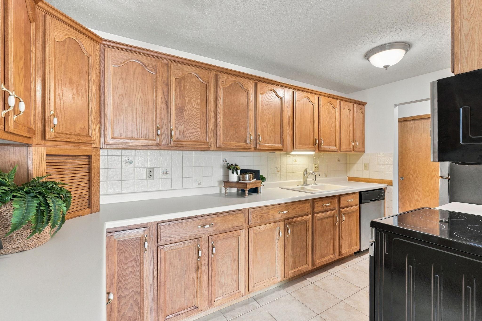 View of Residential at 329 Geneva Avenue #307, Oakdale MN 55128, Oakdale (9 of 24) - Mike Wilen | Minnesota Team Real Estate