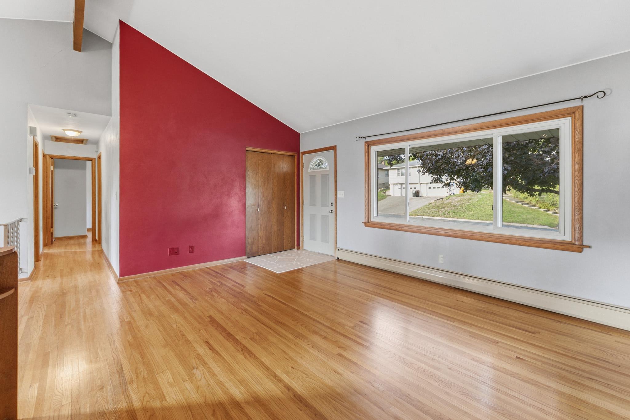 View of Residential at 1403 8th Avenue, South Saint Paul MN 55075, South Saint Paul (10 of 33) - Mike Wilen | Minnesota Team Real Estate
