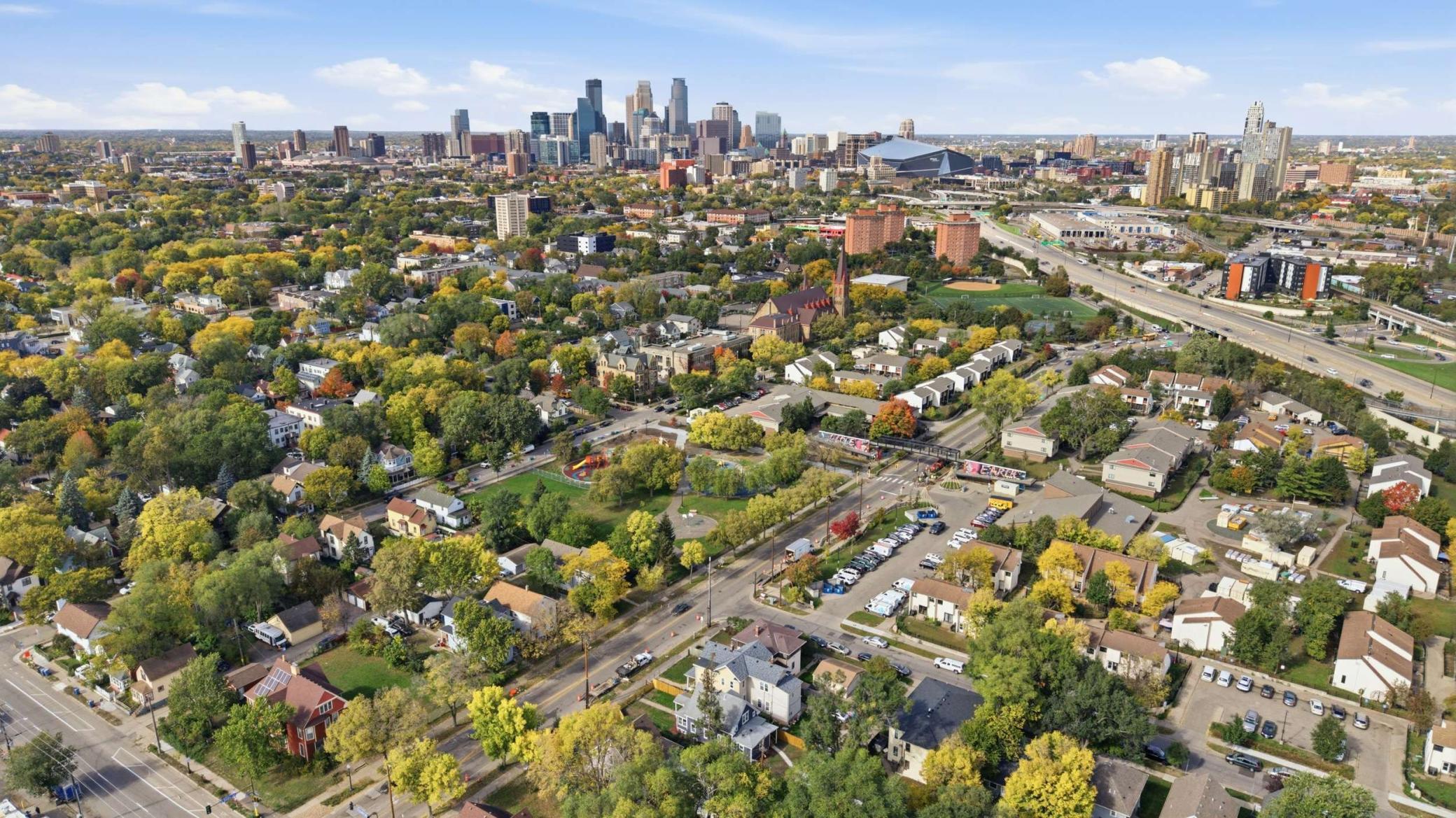 View of Residential at 2533 Cedar Avenue, Minneapolis MN 55404, Minneapolis (30 of 35) - Mike Wilen | Minnesota Team Real Estate