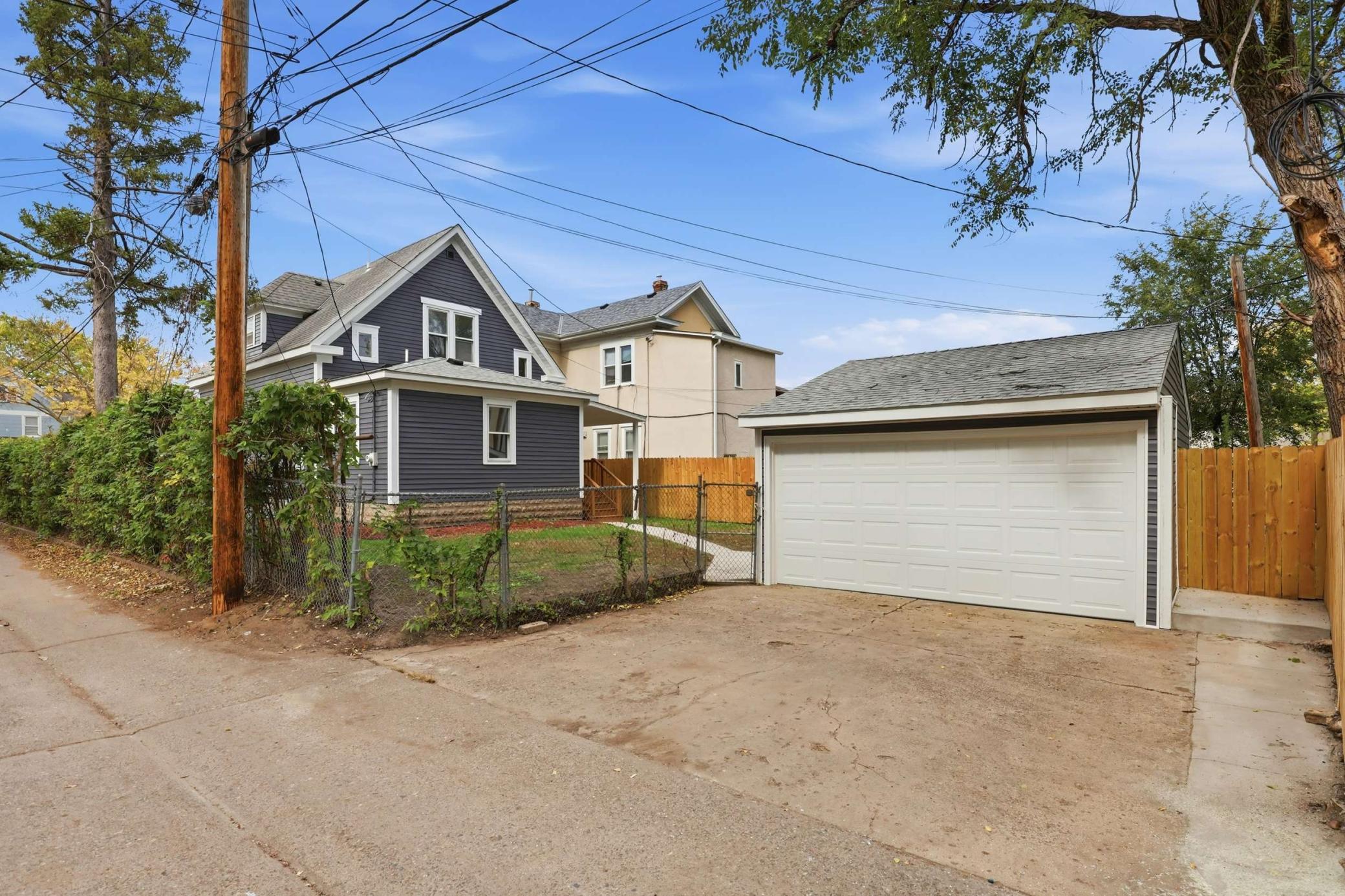 View of Residential at 2533 Cedar Avenue, Minneapolis MN 55404, Minneapolis (27 of 35) - Mike Wilen | Minnesota Team Real Estate