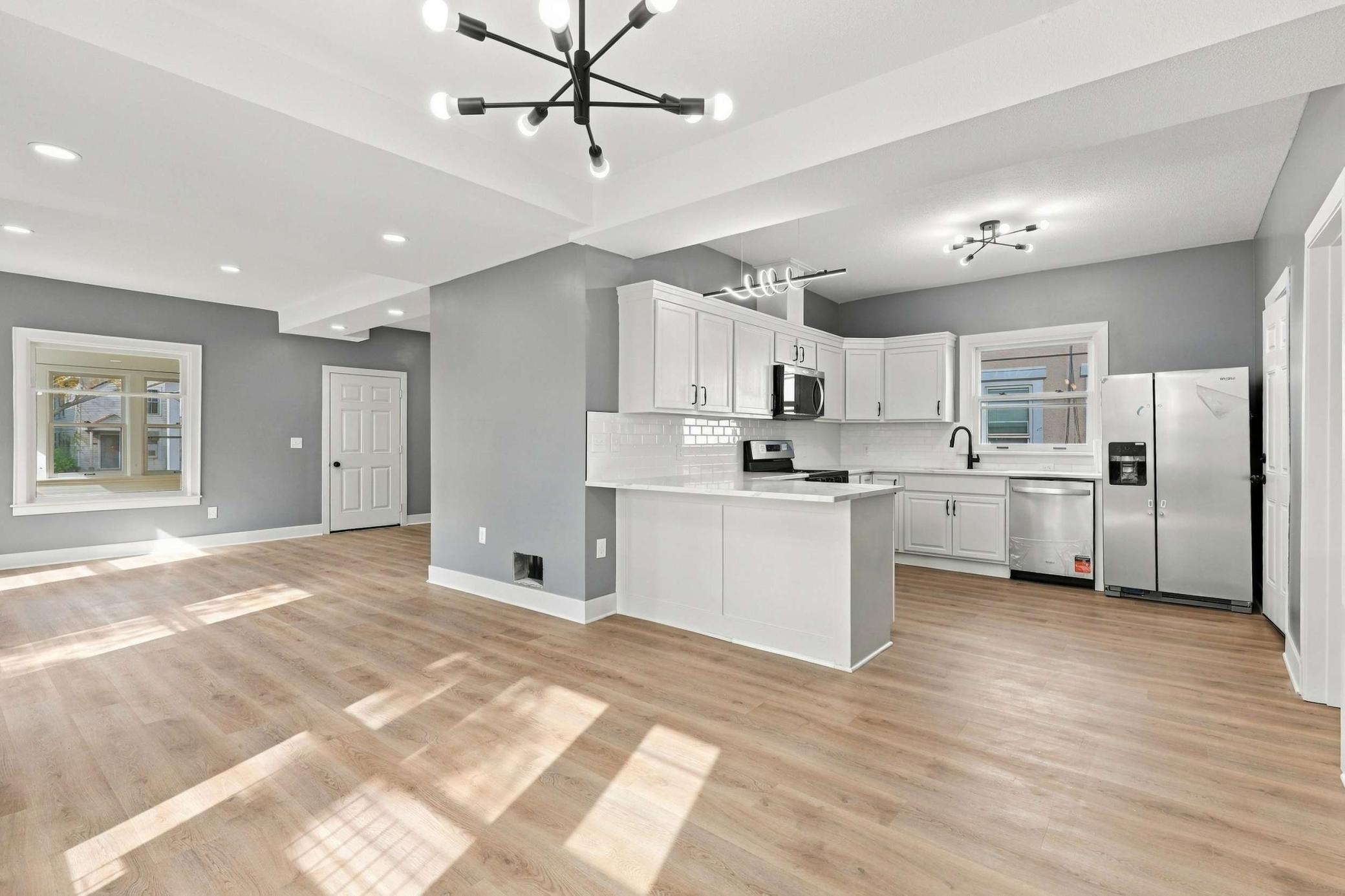 View of Residential at 2533 Cedar Avenue, Minneapolis MN 55404, Minneapolis (9 of 35) - Mike Wilen | Minnesota Team Real Estate