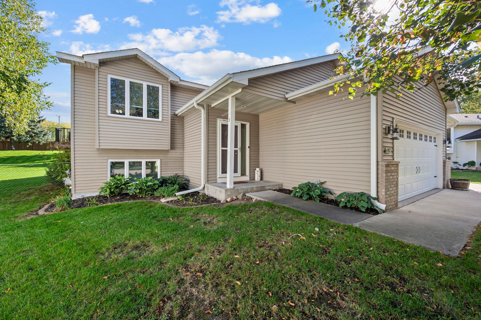 View of Residential at 6982 Carlyle Road, Woodbury MN 55125, Woodbury (2 of 53) - Mike Wilen | Minnesota Team Real Estate